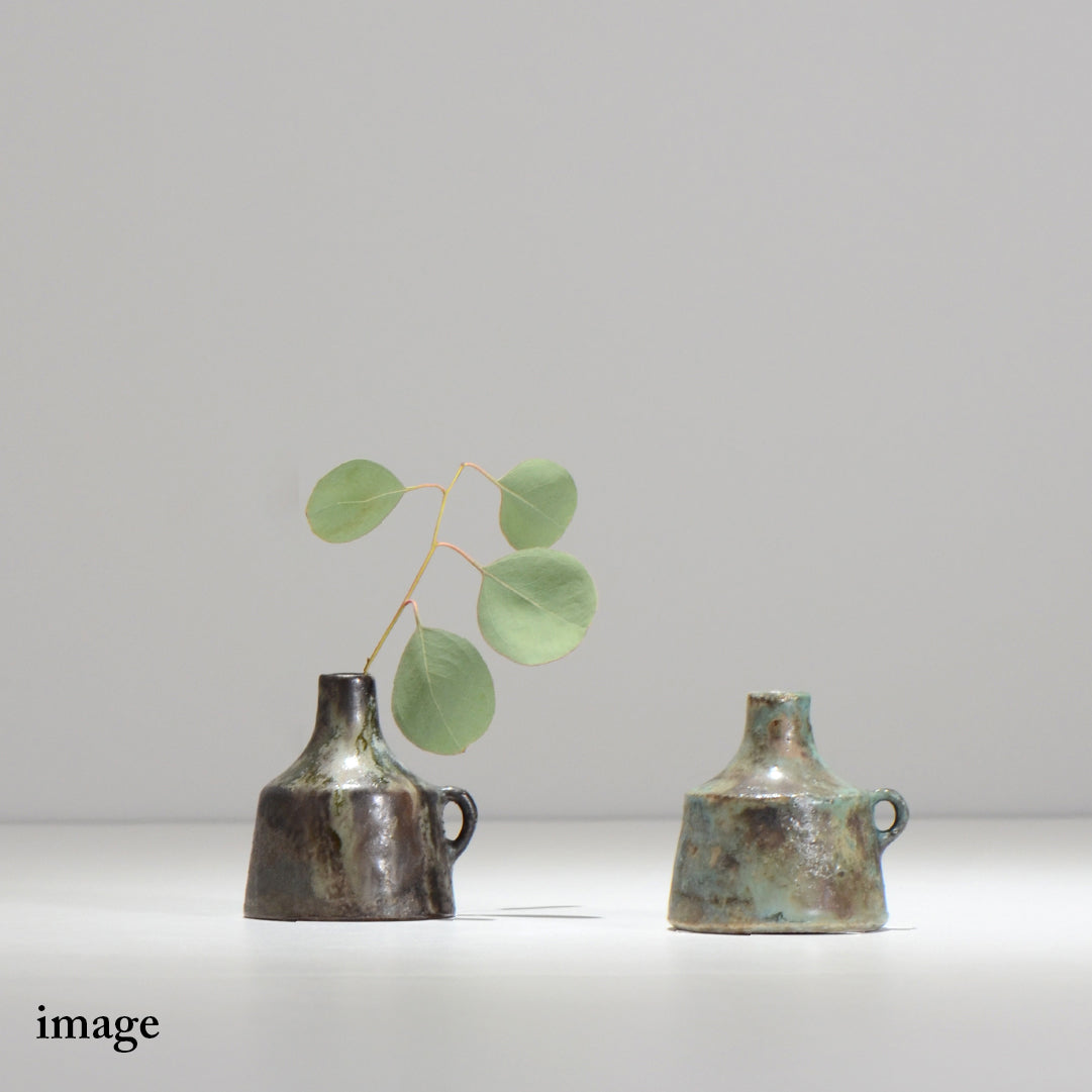 ヒノモトナツミ / 縁-ふち- /cone_ichi02_xs_/ 口径約 φ0.9cm  / 一輪挿し