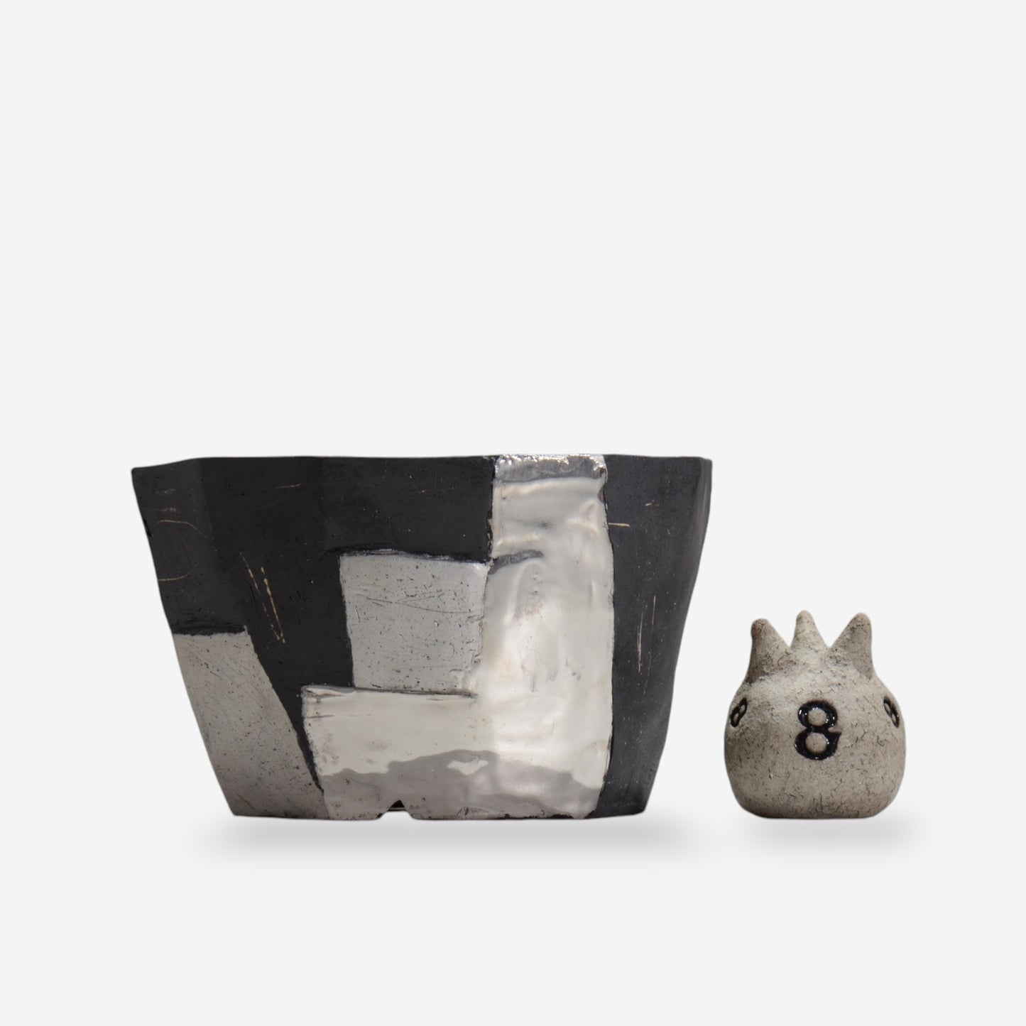 26.東絵理  / kurogane03_01_big  / 大鉢 /  約 φ23cm / 植木鉢