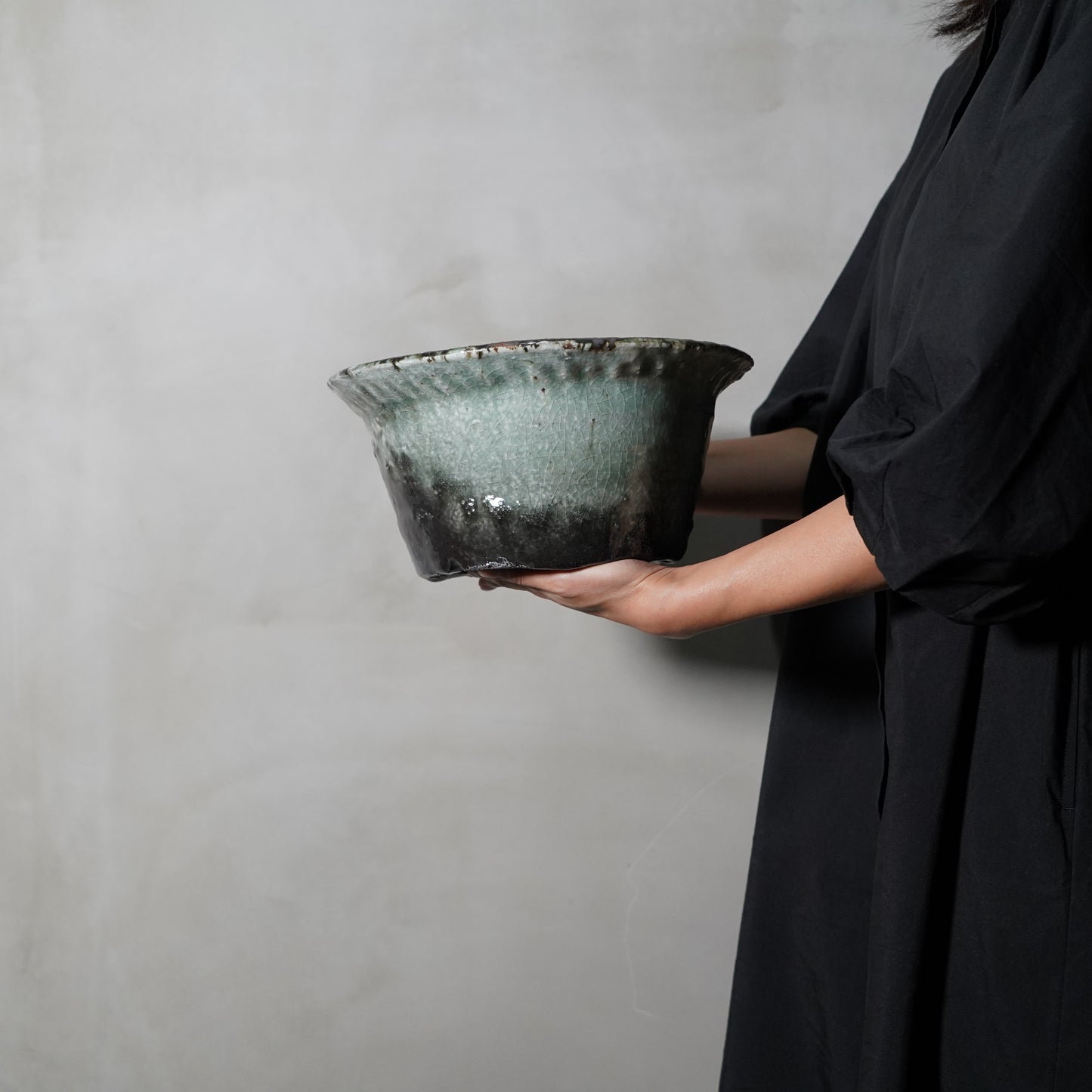 28.須釜 優子 / 伊賀印化鉢 / su02_02_big  / 大鉢 /  約 φ25.7cm / 植木鉢