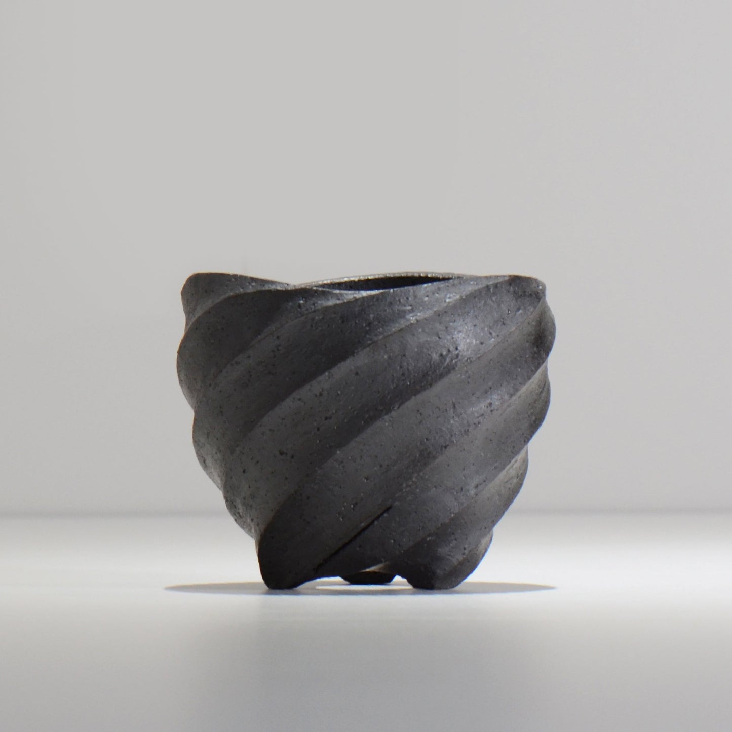 沖誠 / SPIIRAL_BLACK_01 / 約φ10.8~11.2cm / 植木鉢
