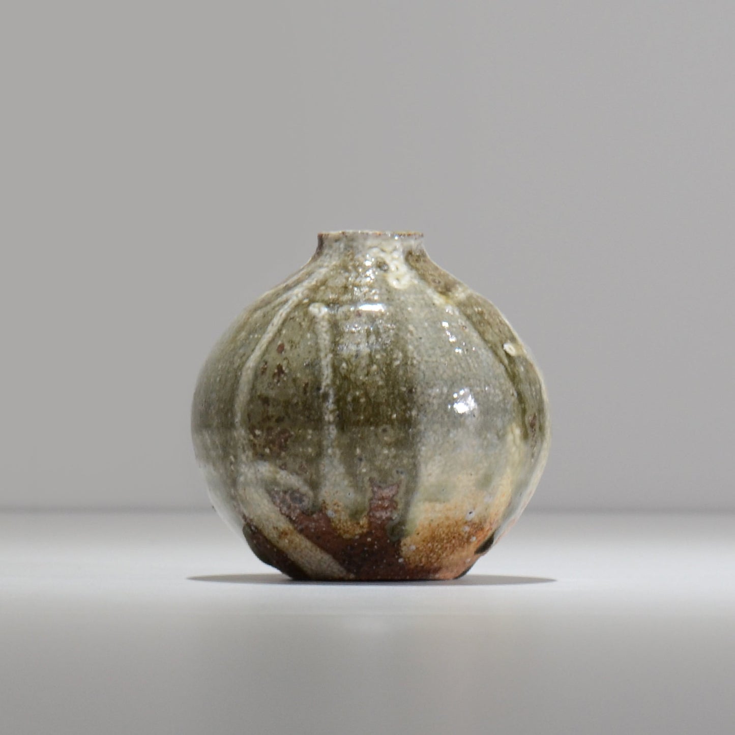 須釜 優子 / 伊賀白がけ 一輪挿し / su03_ichi02_s / 約 φ9.9cm / 花瓶