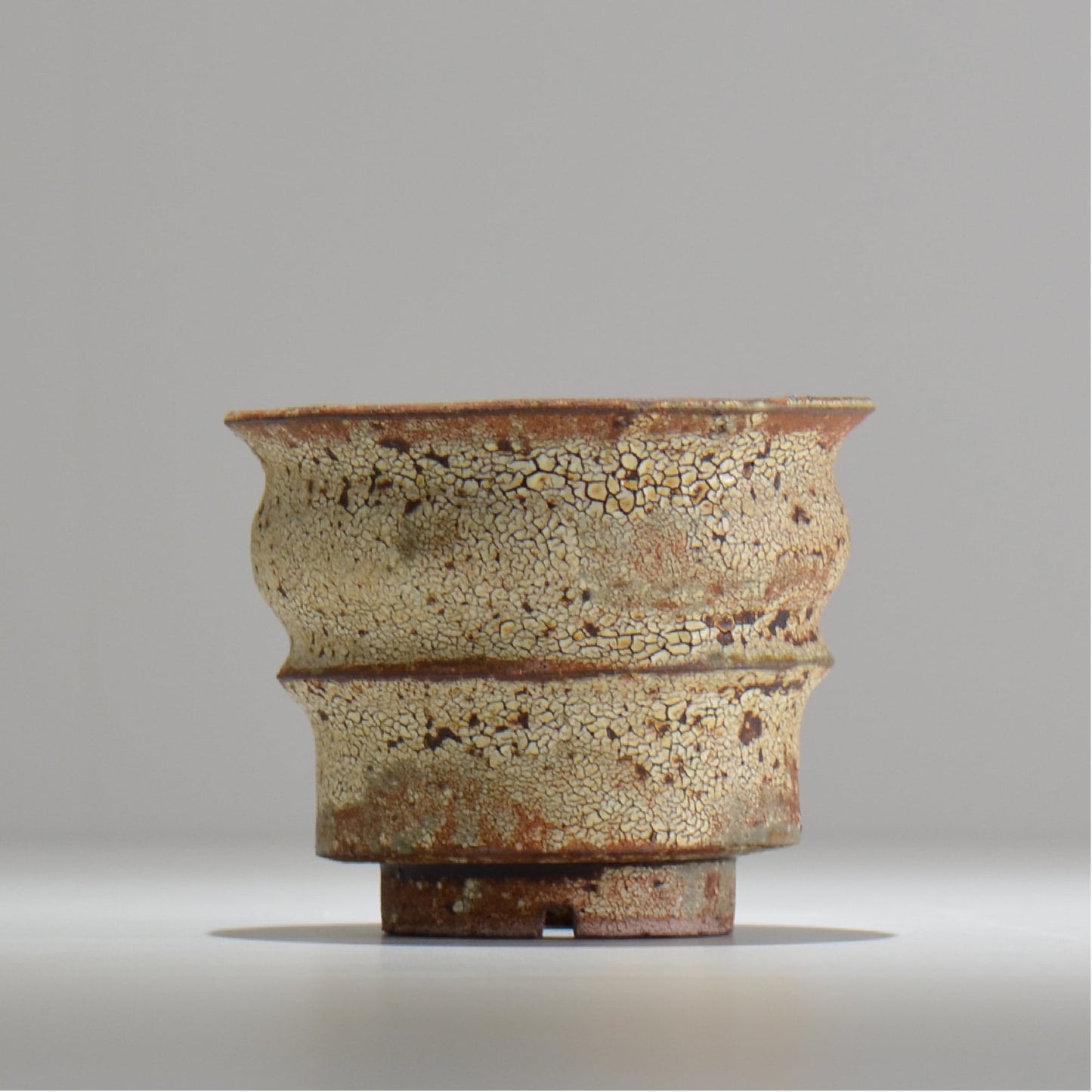 山下太 / ASOBO 罅(ひび)/ 15 / 約 φ12.4cm / 植木鉢
