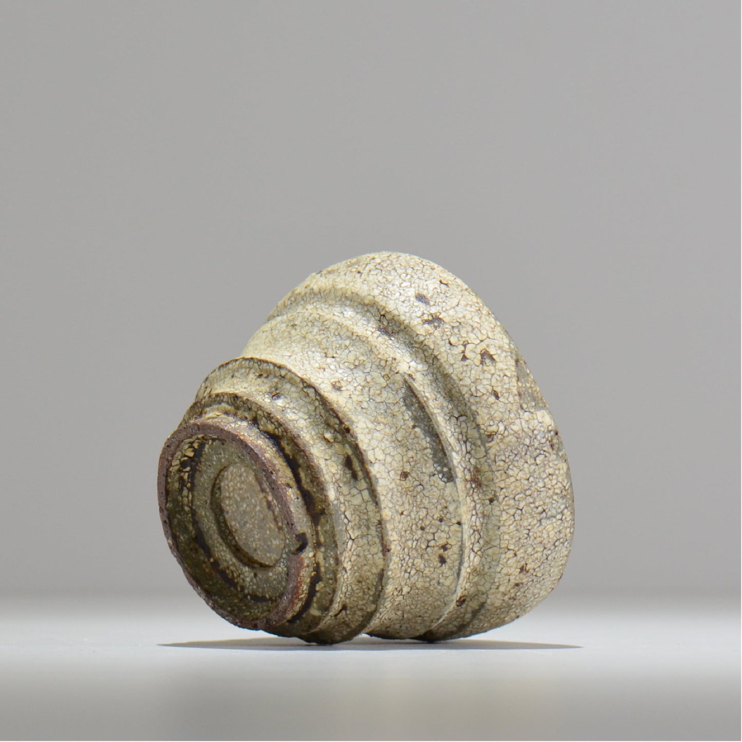 山下太 / ASOBO 罅(ひび)/ 16 / 約 φ12cm / 植木鉢