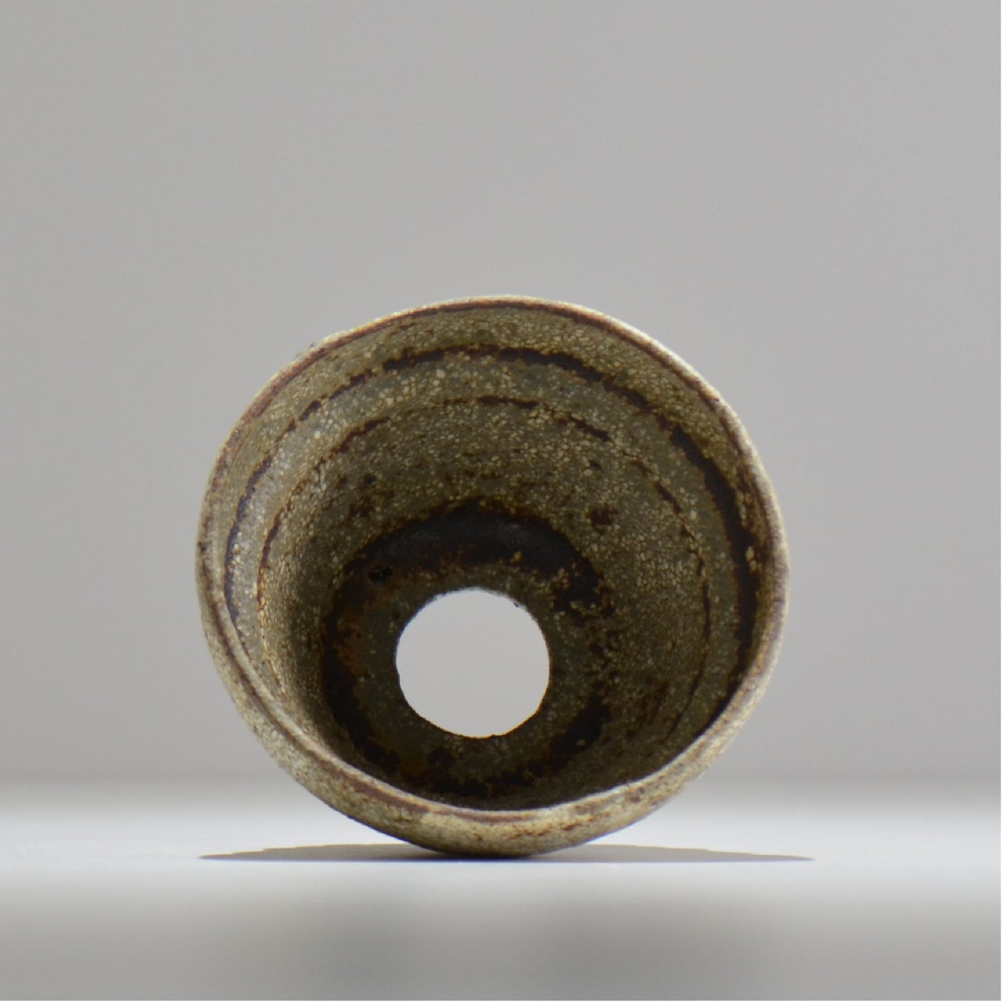 山下太 / ASOBO 罅(ひび)/ 16 / 約 φ12cm / 植木鉢