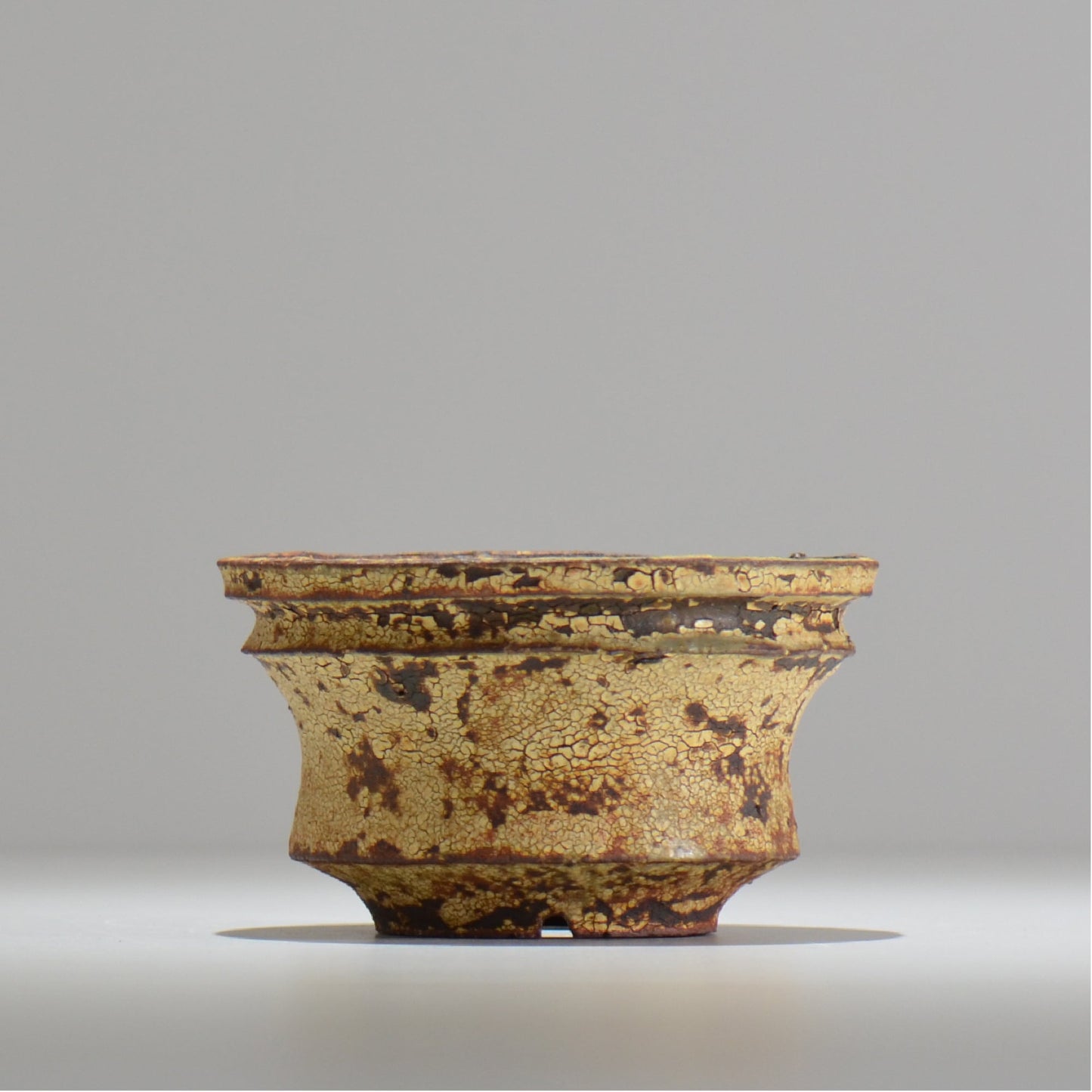 山下太 / ASOBO 罅(ひび)/ 17 / 約 φ13cm / 植木鉢