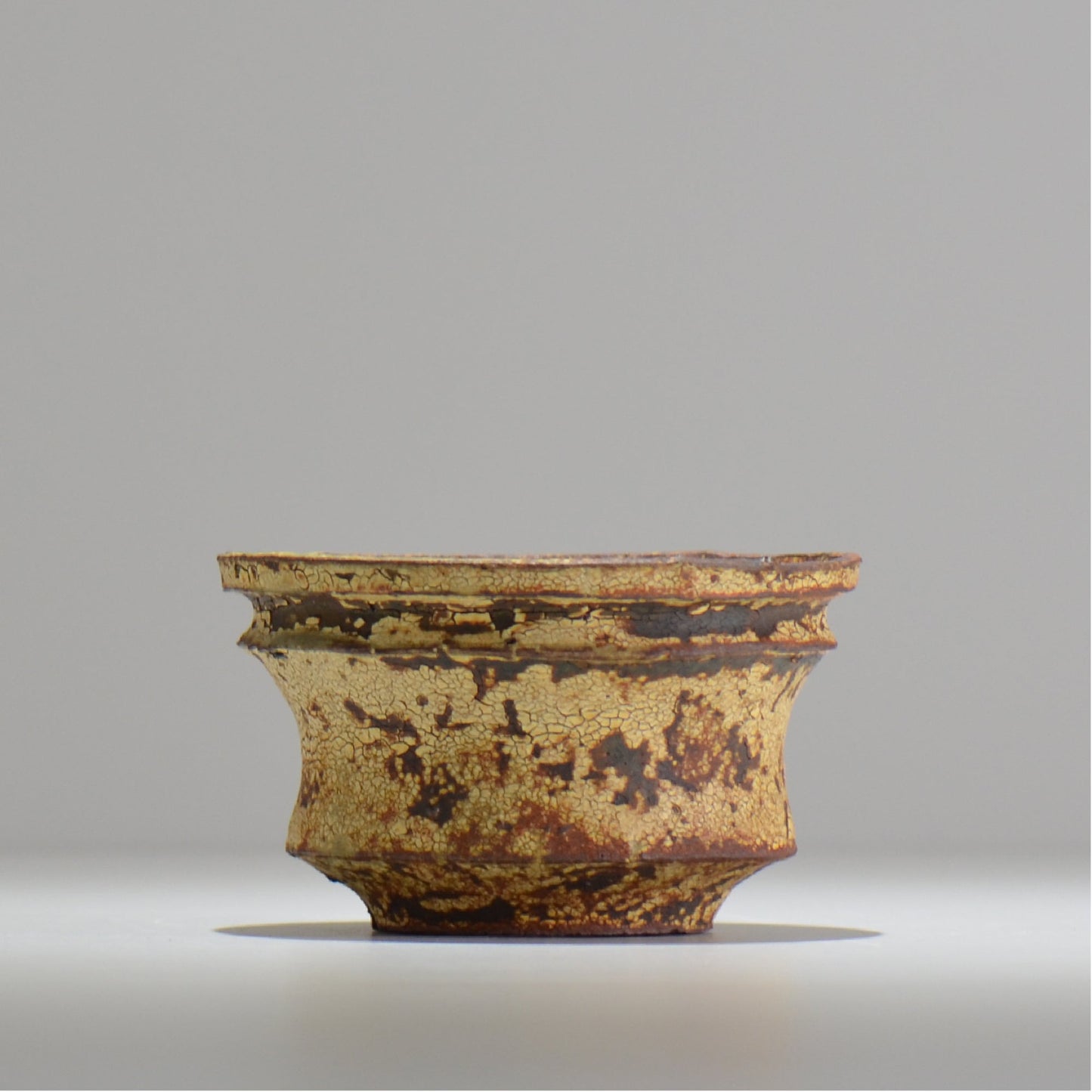 山下太 / ASOBO 罅(ひび)/ 17 / 約 φ13cm / 植木鉢