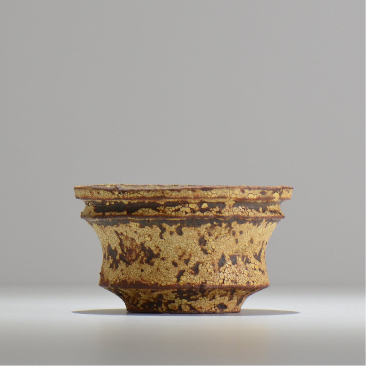 山下太 / ASOBO 罅(ひび)/ 17 / 約 φ13cm / 植木鉢