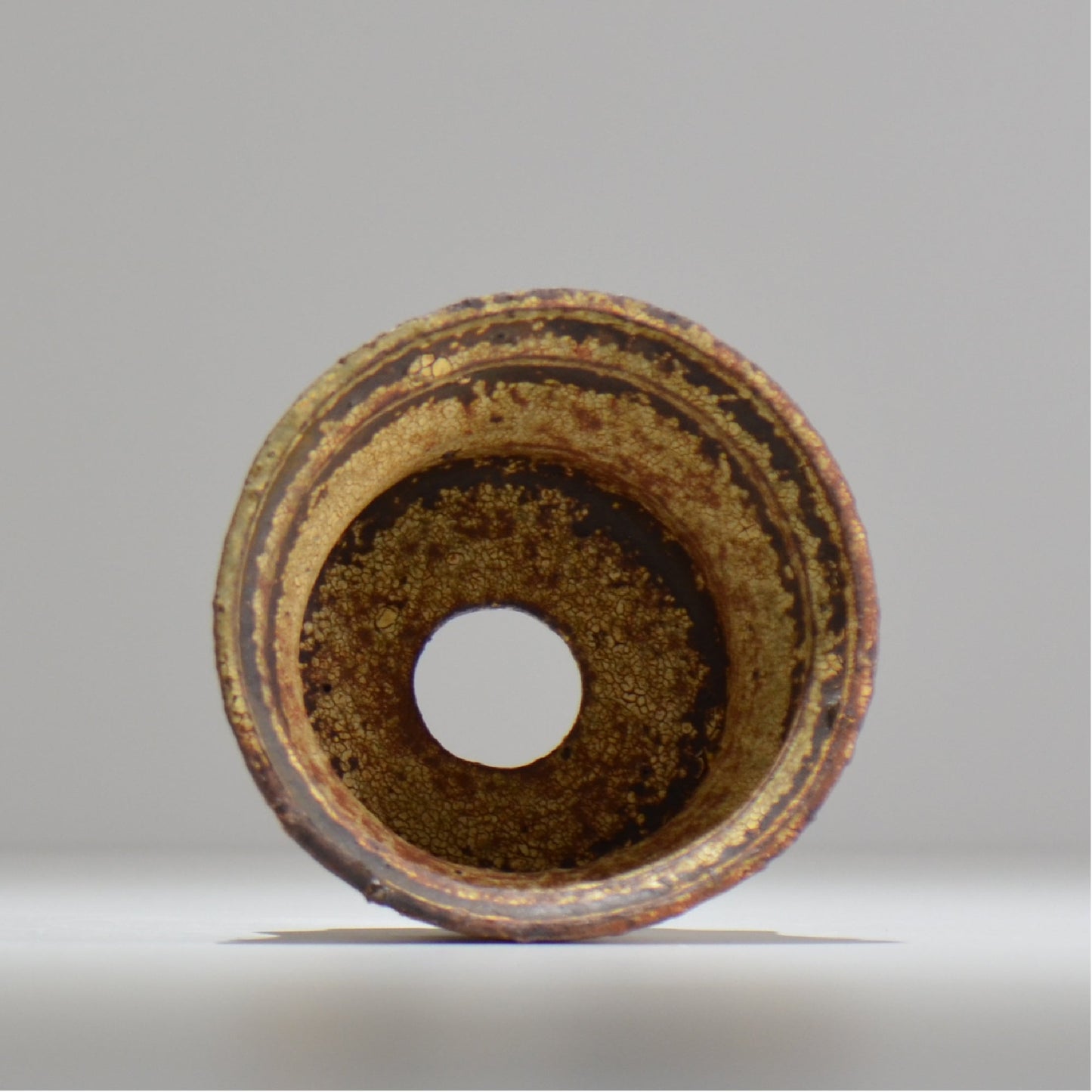 山下太 / ASOBO 罅(ひび)/ 17 / 約 φ13cm / 植木鉢