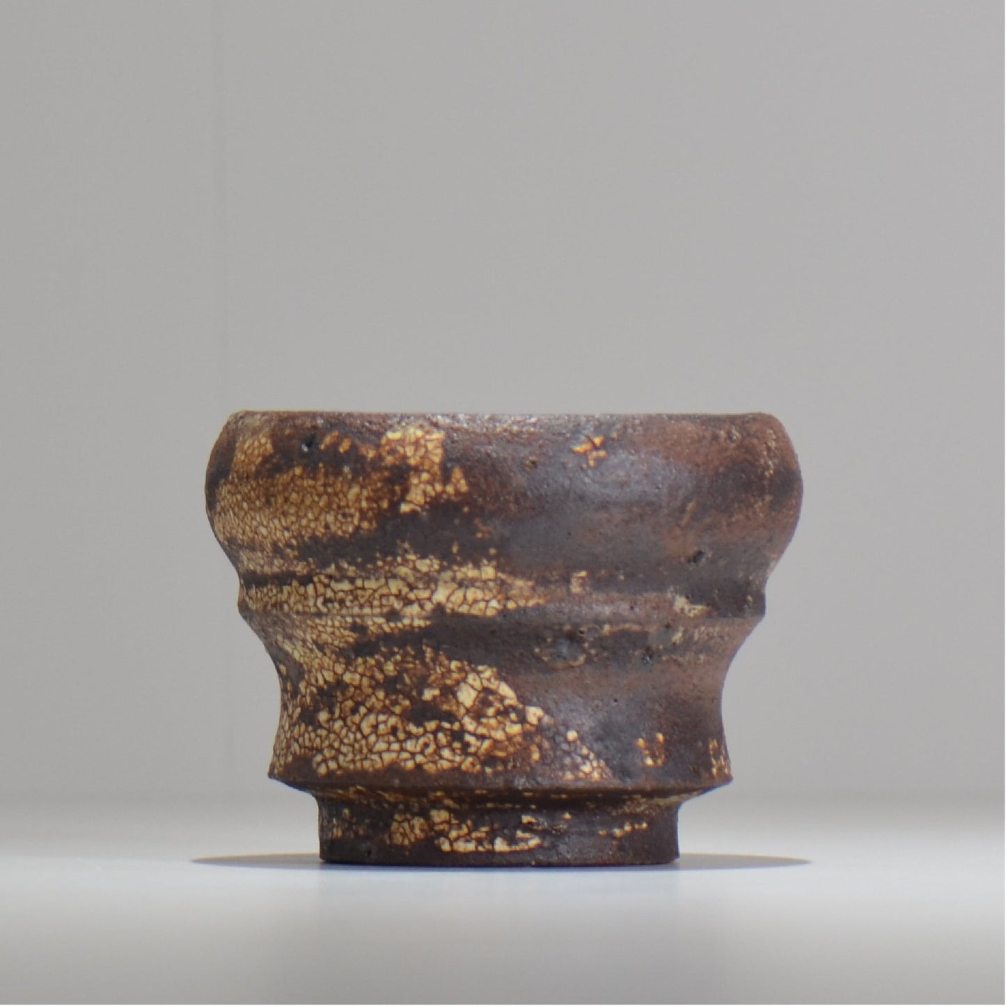 山下太 / ASOBO 罅(ひび)/ 21 / 約 φ10cm / 植木鉢