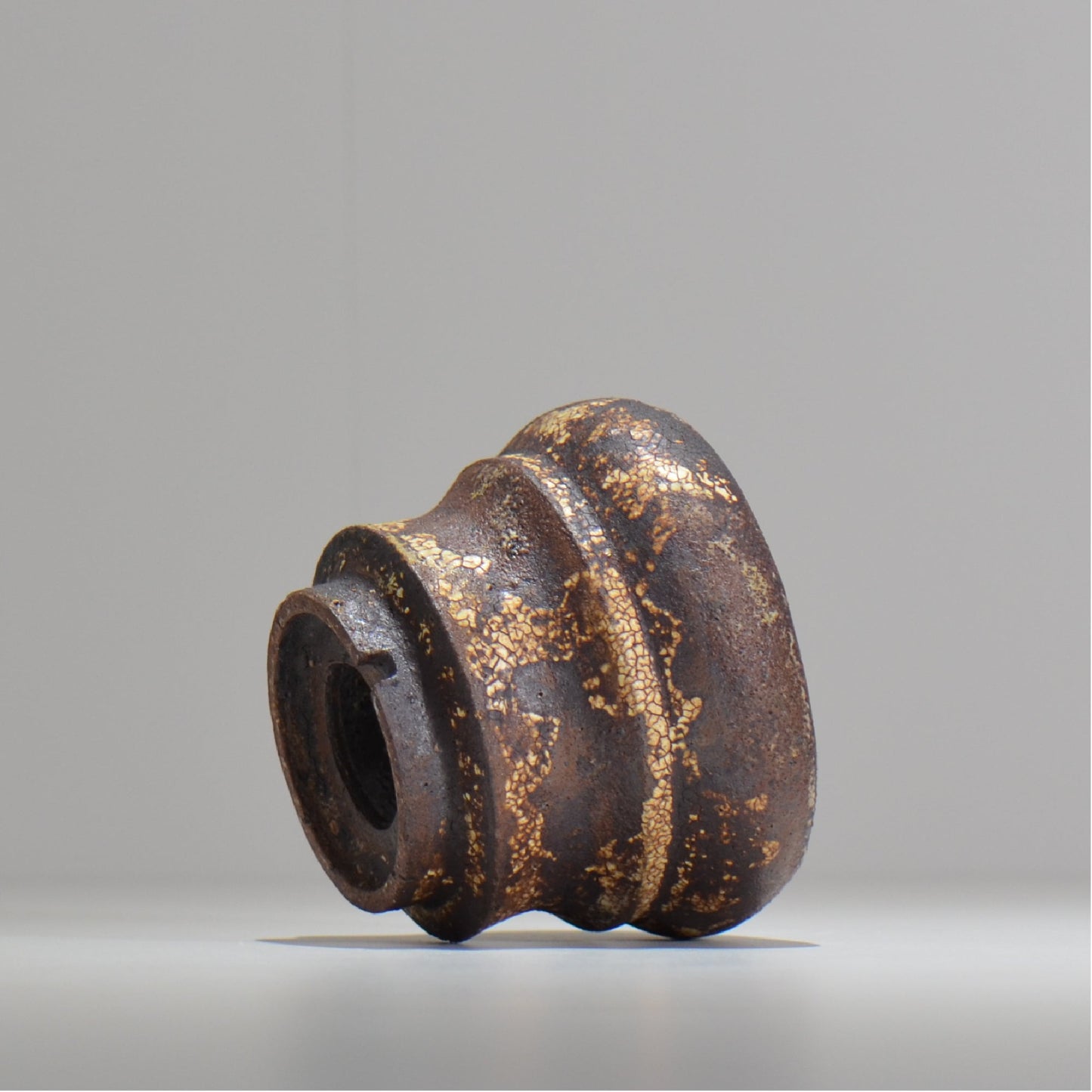 山下太 / ASOBO 罅(ひび)/ 21 / 約 φ10cm / 植木鉢