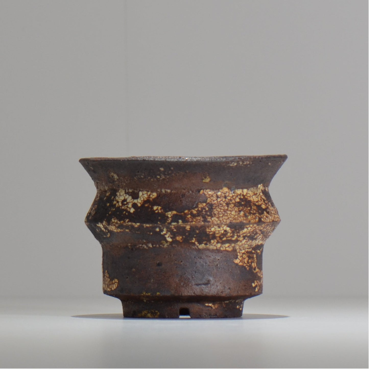 山下太 / ASOBO 罅(ひび)/ 22 / 約 φ11.7cm / 植木鉢