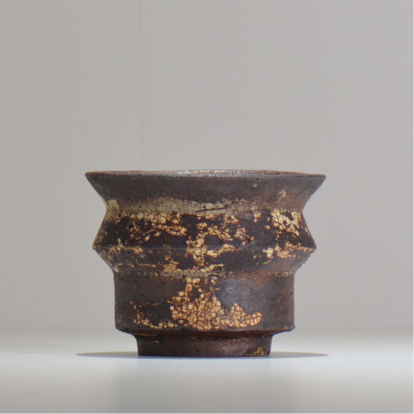 山下太 / ASOBO 罅(ひび)/ 22 / 約 φ11.7cm / 植木鉢