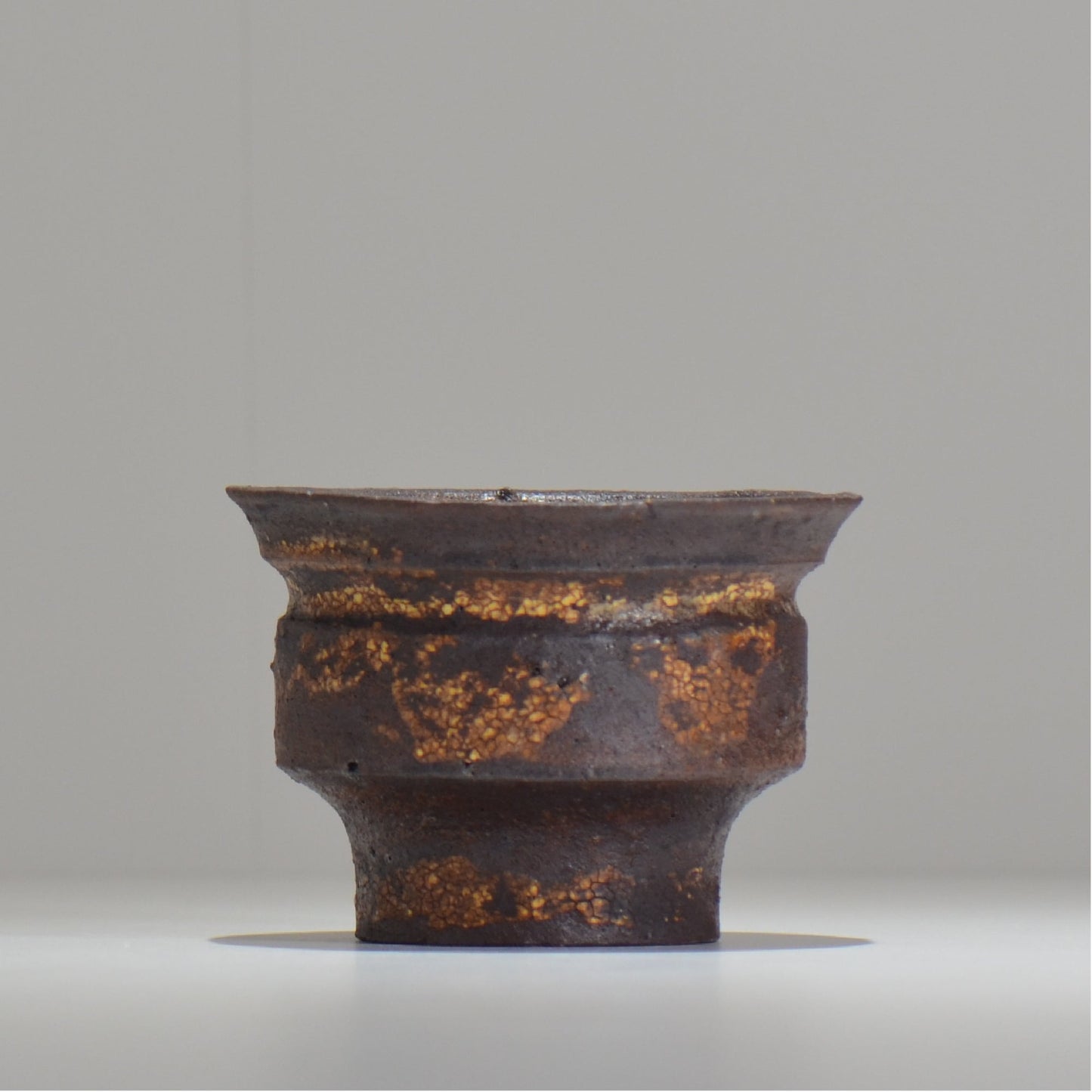 山下太 / ASOBO 罅(ひび)/ 23 / 約 φ12cm / 植木鉢