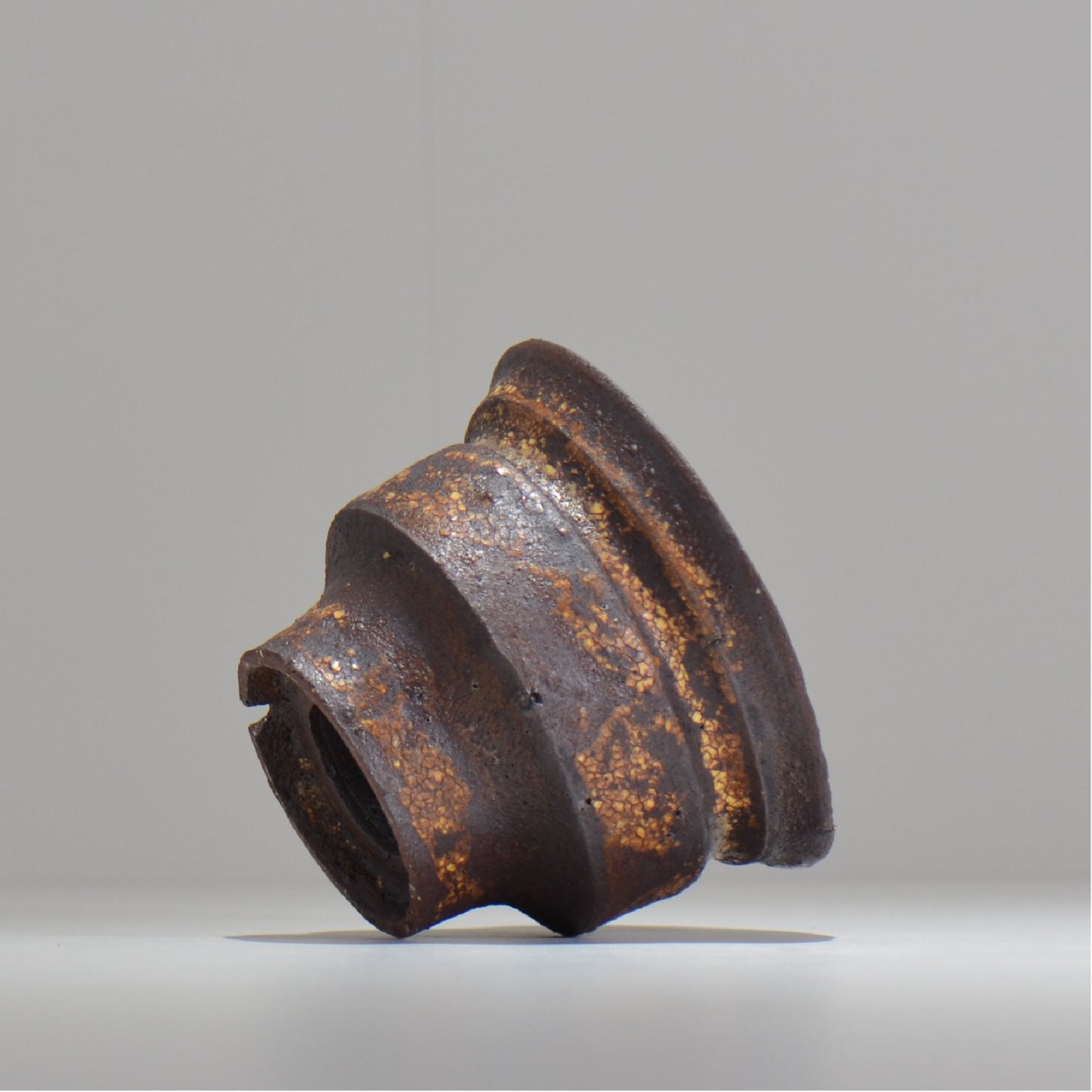 山下太 / ASOBO 罅(ひび)/ 23 / 約 φ12cm / 植木鉢