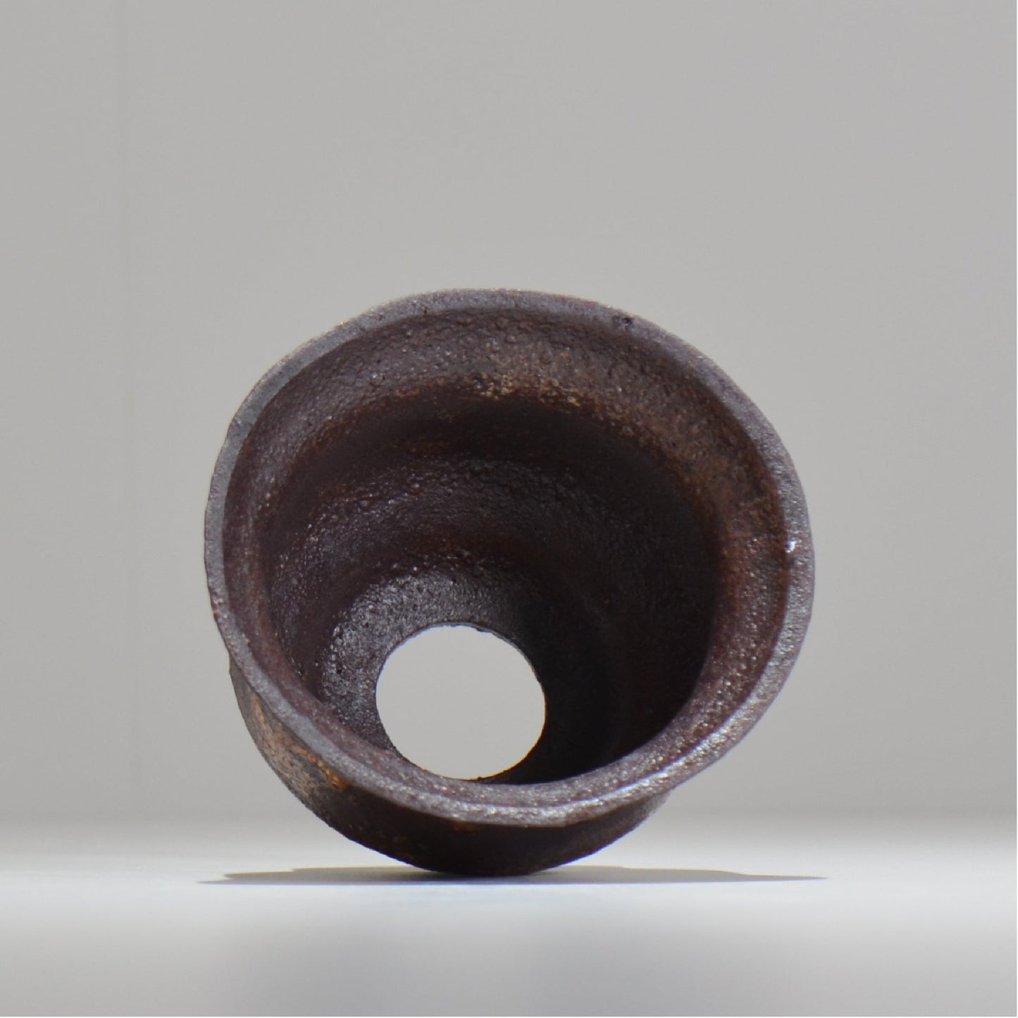 山下太 / ASOBO 罅(ひび)/ 23 / 約 φ12cm / 植木鉢