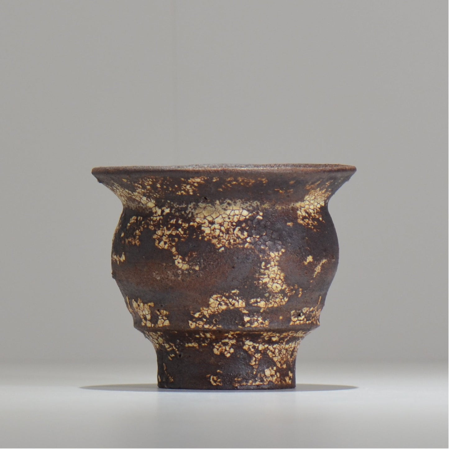 山下太 / ASOBO 罅(ひび)/ 24 / 約 φ12cm / 植木鉢