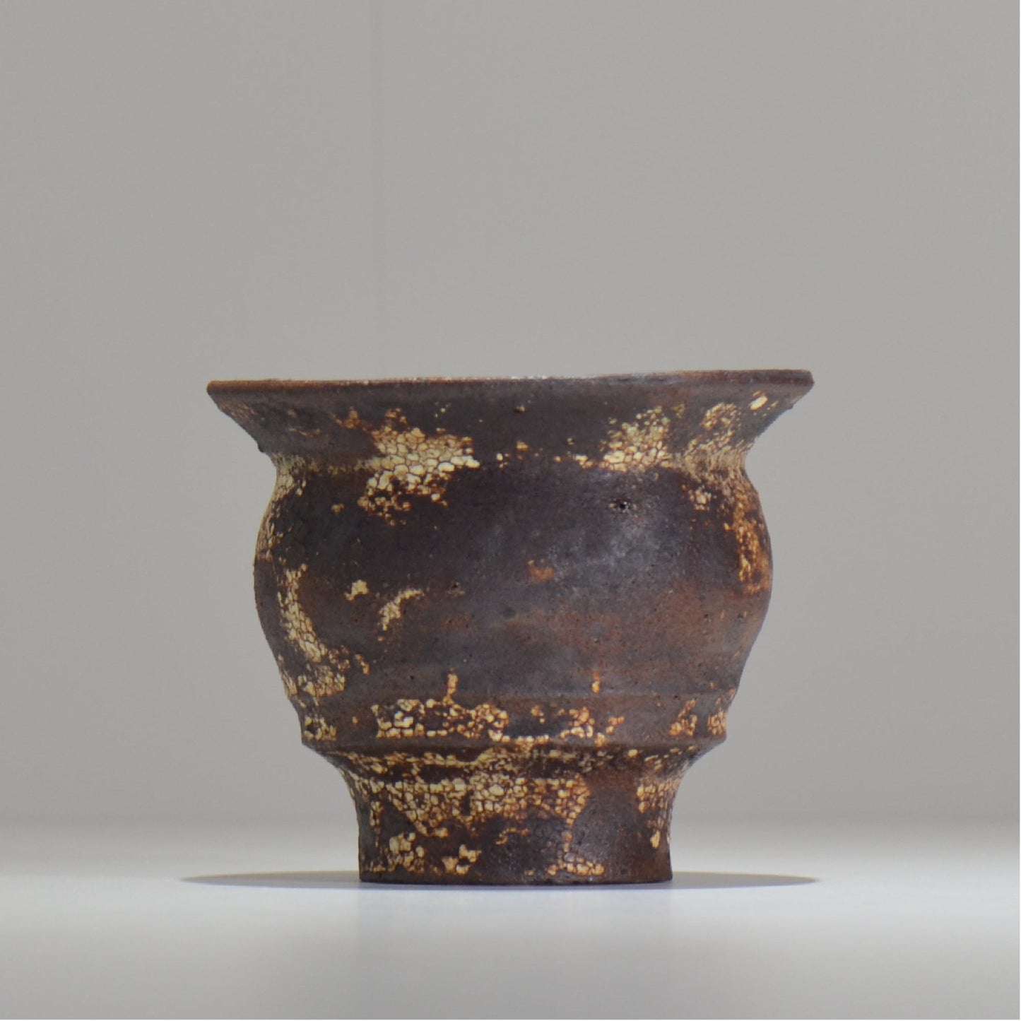 山下太 / ASOBO 罅(ひび)/ 24 / 約 φ12cm / 植木鉢