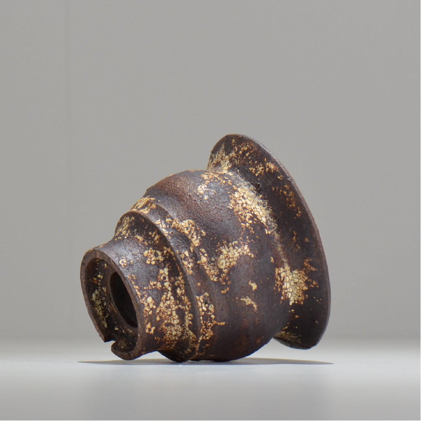 山下太 / ASOBO 罅(ひび)/ 24 / 約 φ12cm / 植木鉢