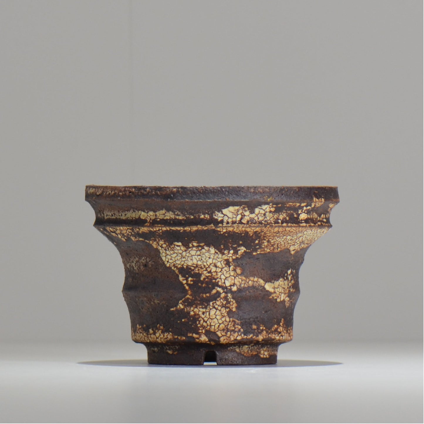 山下太 / ASOBO 罅(ひび)/ 25 / 約 φ12.7cm / 植木鉢