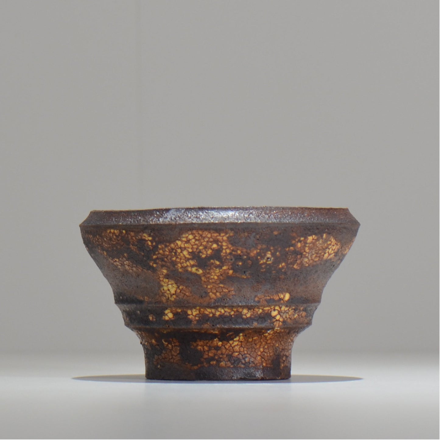 山下太 / ASOBO 罅(ひび)/ 26 / 約 φ12cm / 植木鉢