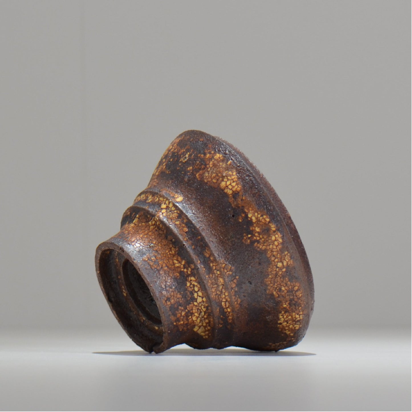 山下太 / ASOBO 罅(ひび)/ 26 / 約 φ12cm / 植木鉢