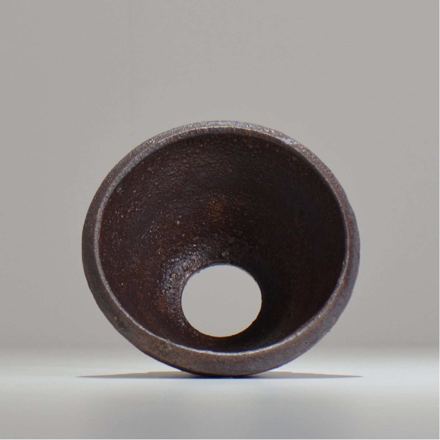 山下太 / ASOBO 罅(ひび)/ 26 / 約 φ12cm / 植木鉢