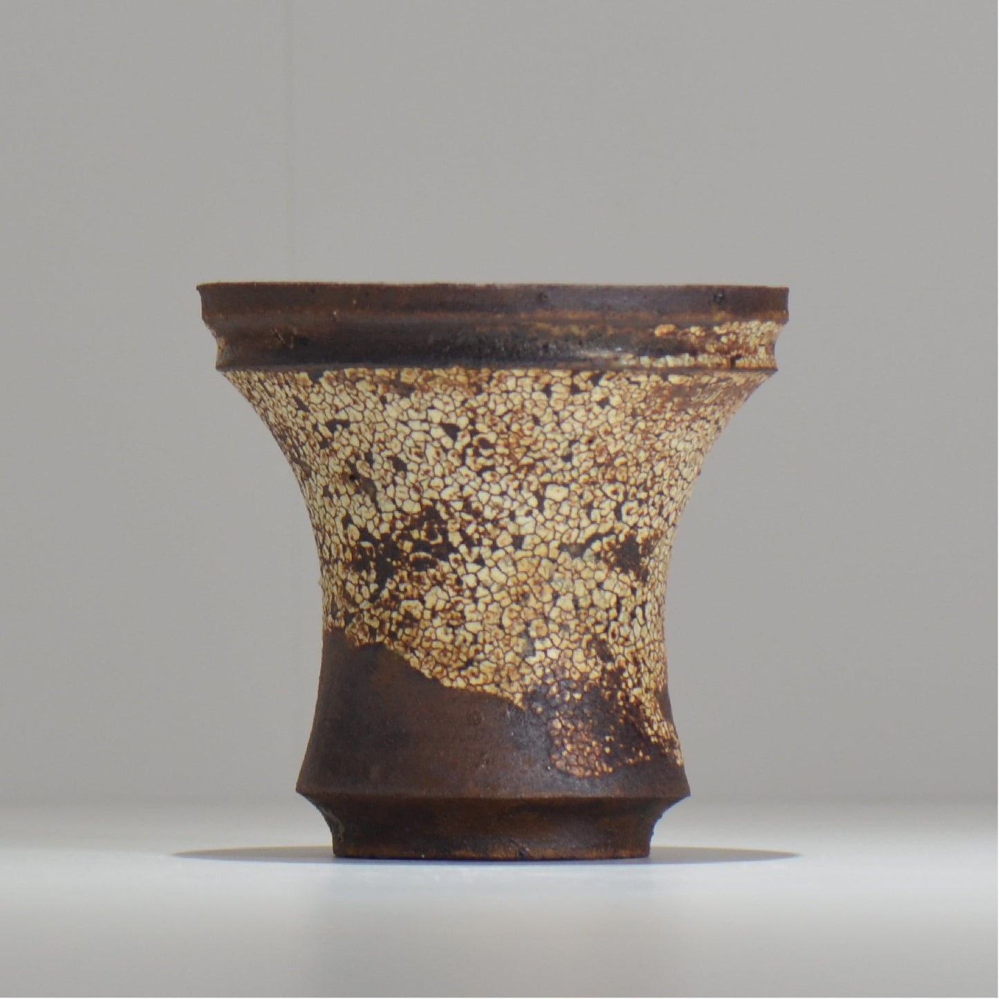 山下太 / ASOBO 罅(ひび)/ 27 / 約 φ12.3cm / 植木鉢