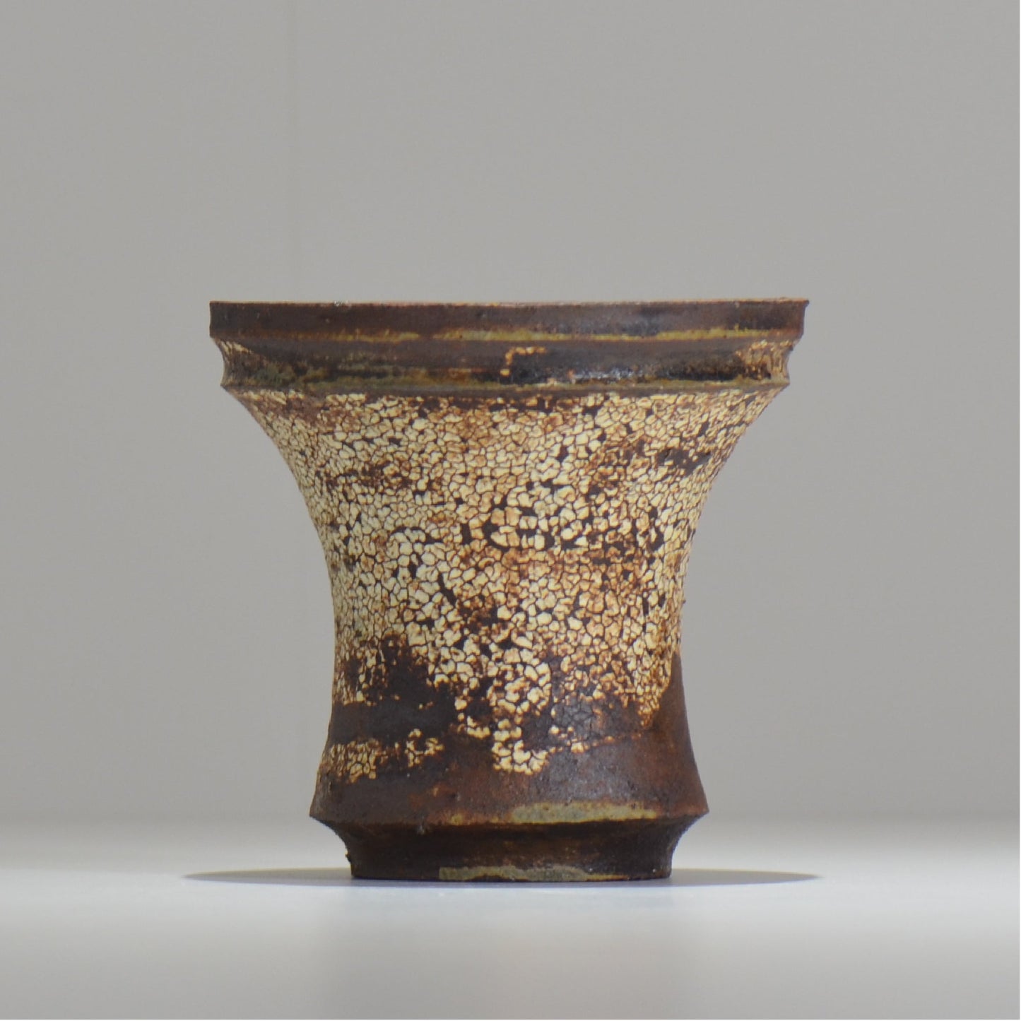 山下太 / ASOBO 罅(ひび)/ 27 / 約 φ12.3cm / 植木鉢