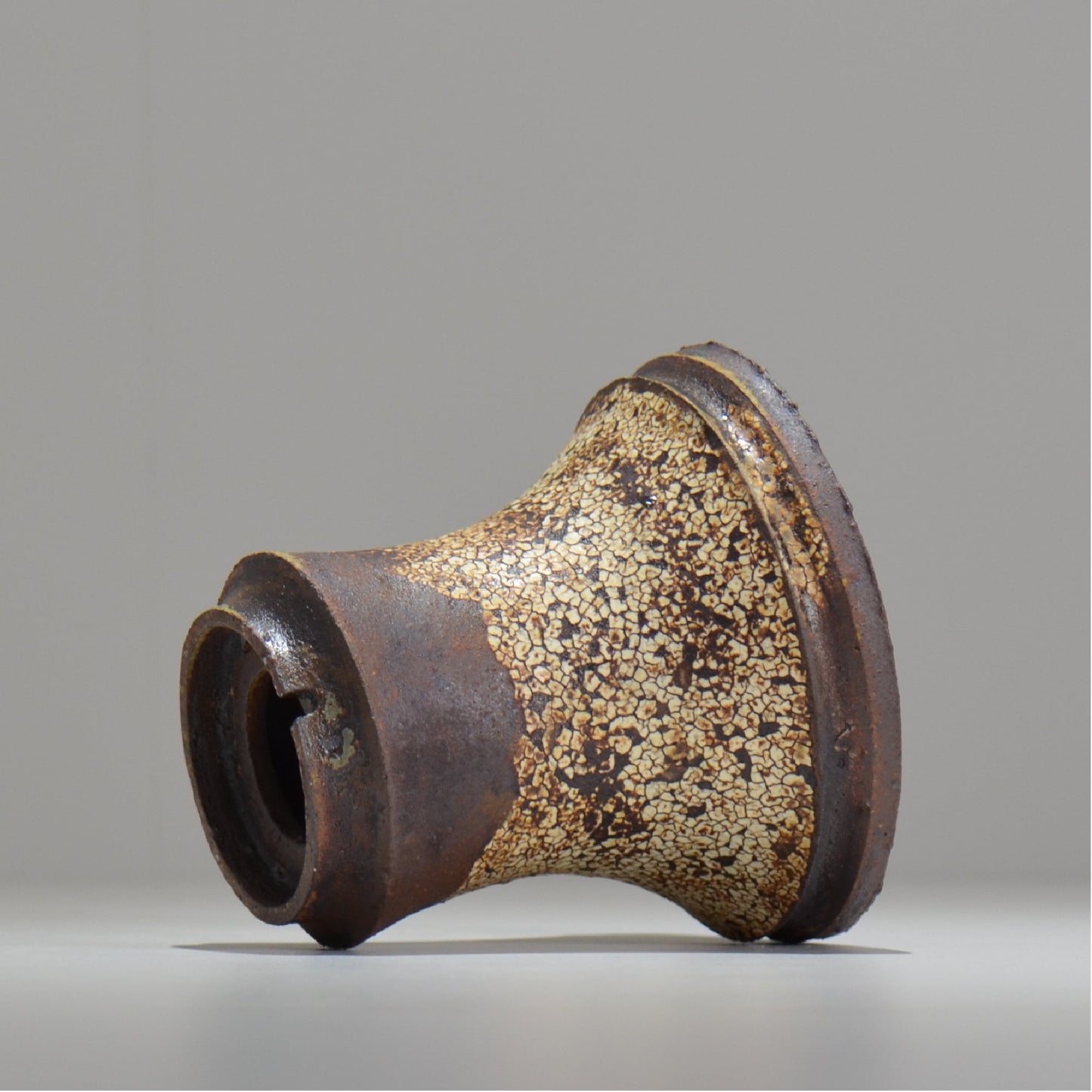 山下太 / ASOBO 罅(ひび)/ 27 / 約 φ12.3cm / 植木鉢