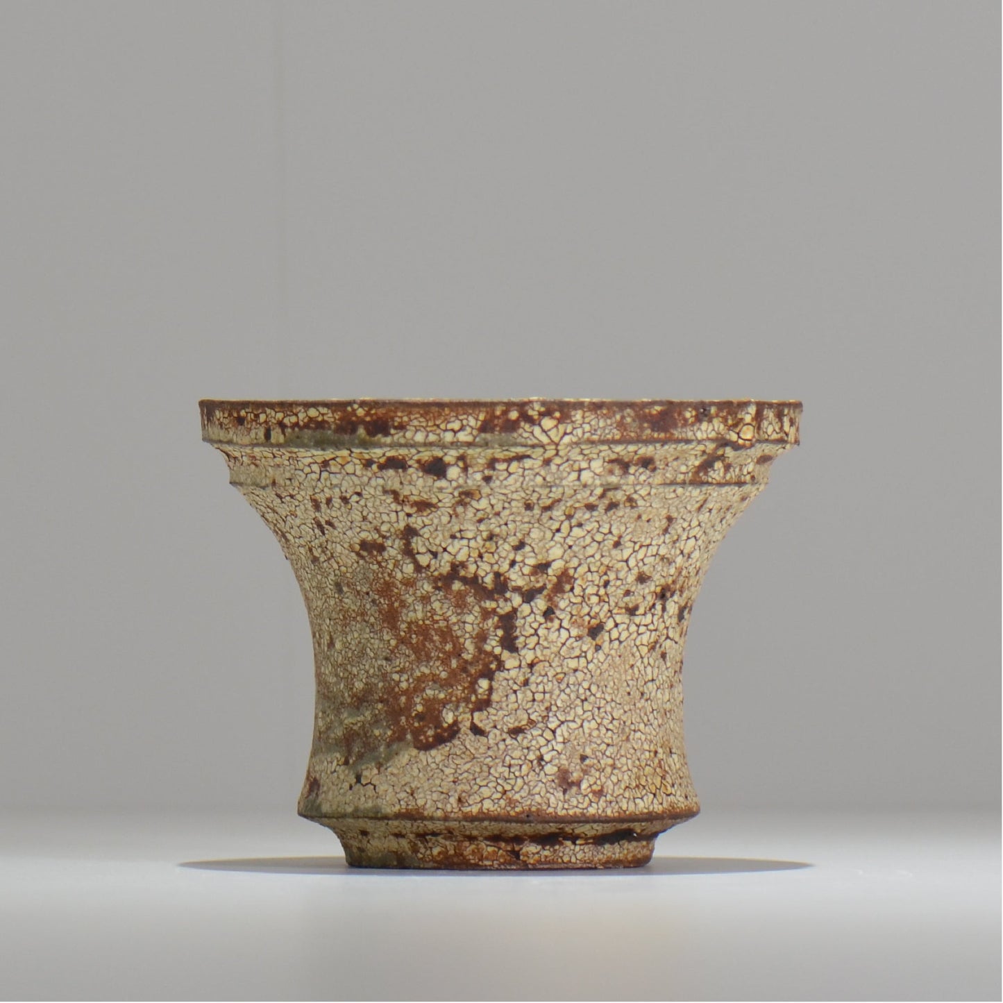 山下太 / ASOBO 罅(ひび)/ 29 / 約 φ13.3cm / 植木鉢