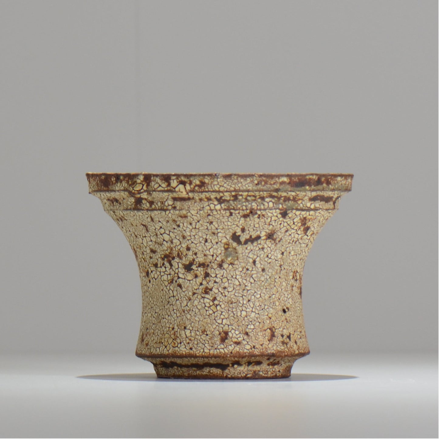 山下太 / ASOBO 罅(ひび)/ 29 / 約 φ13.3cm / 植木鉢