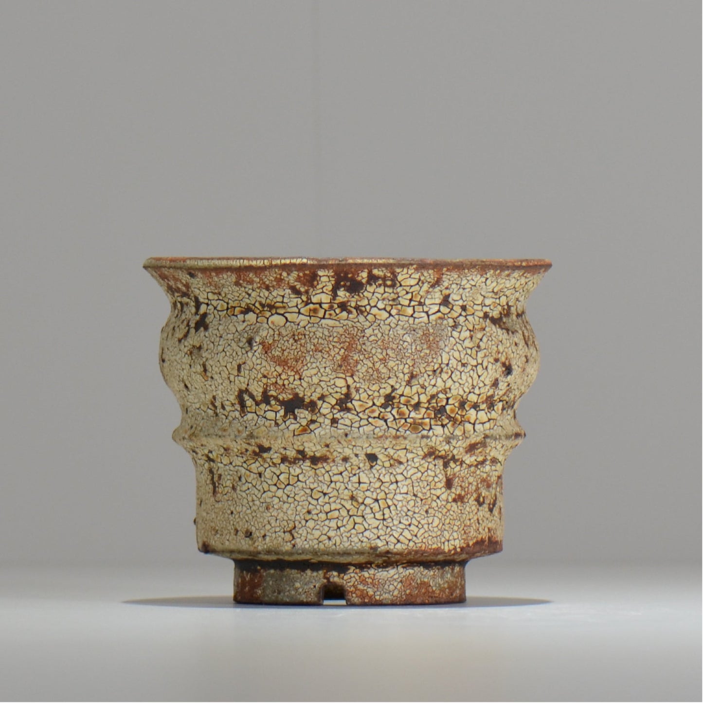 山下太 / ASOBO 罅(ひび)/ 31 / 約 φ12cm / 植木鉢