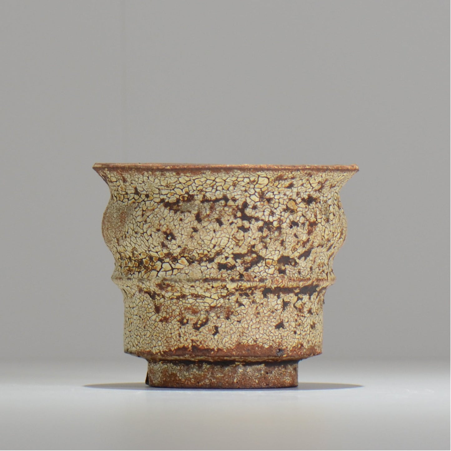 山下太 / ASOBO 罅(ひび)/ 31 / 約 φ12cm / 植木鉢