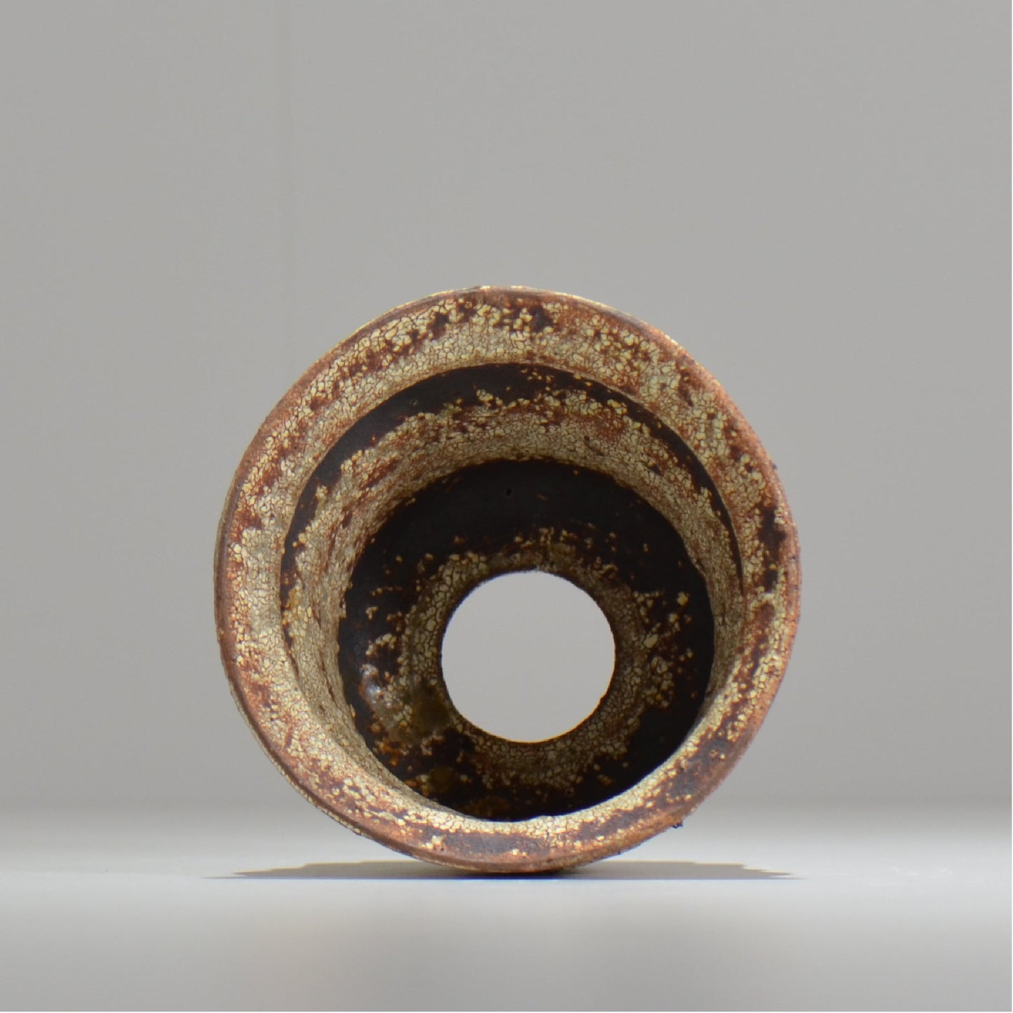 山下太 / ASOBO 罅(ひび)/ 31 / 約 φ12cm / 植木鉢
