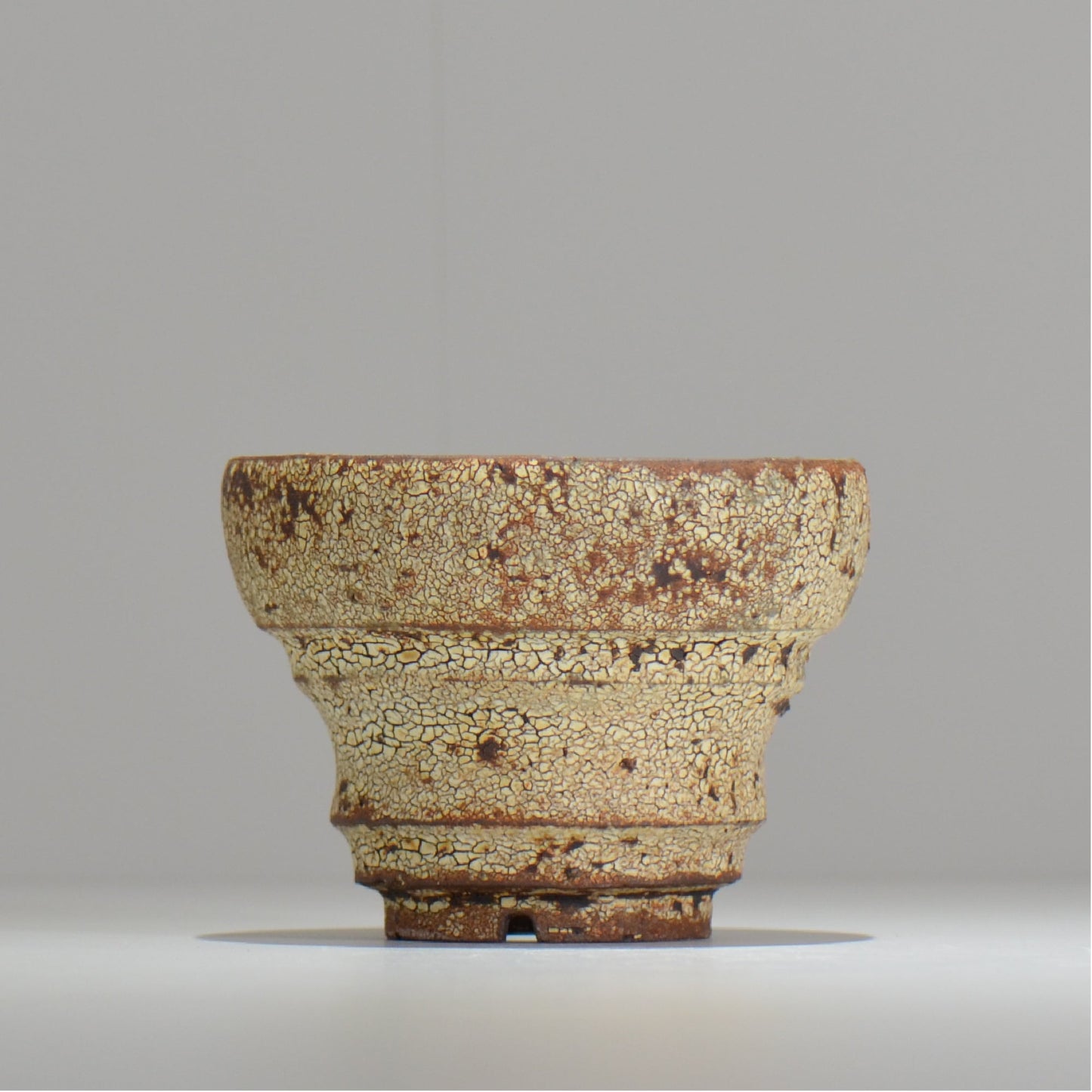 山下太 / ASOBO 罅(ひび)/ 32 / 約 φ12.5cm / 植木鉢