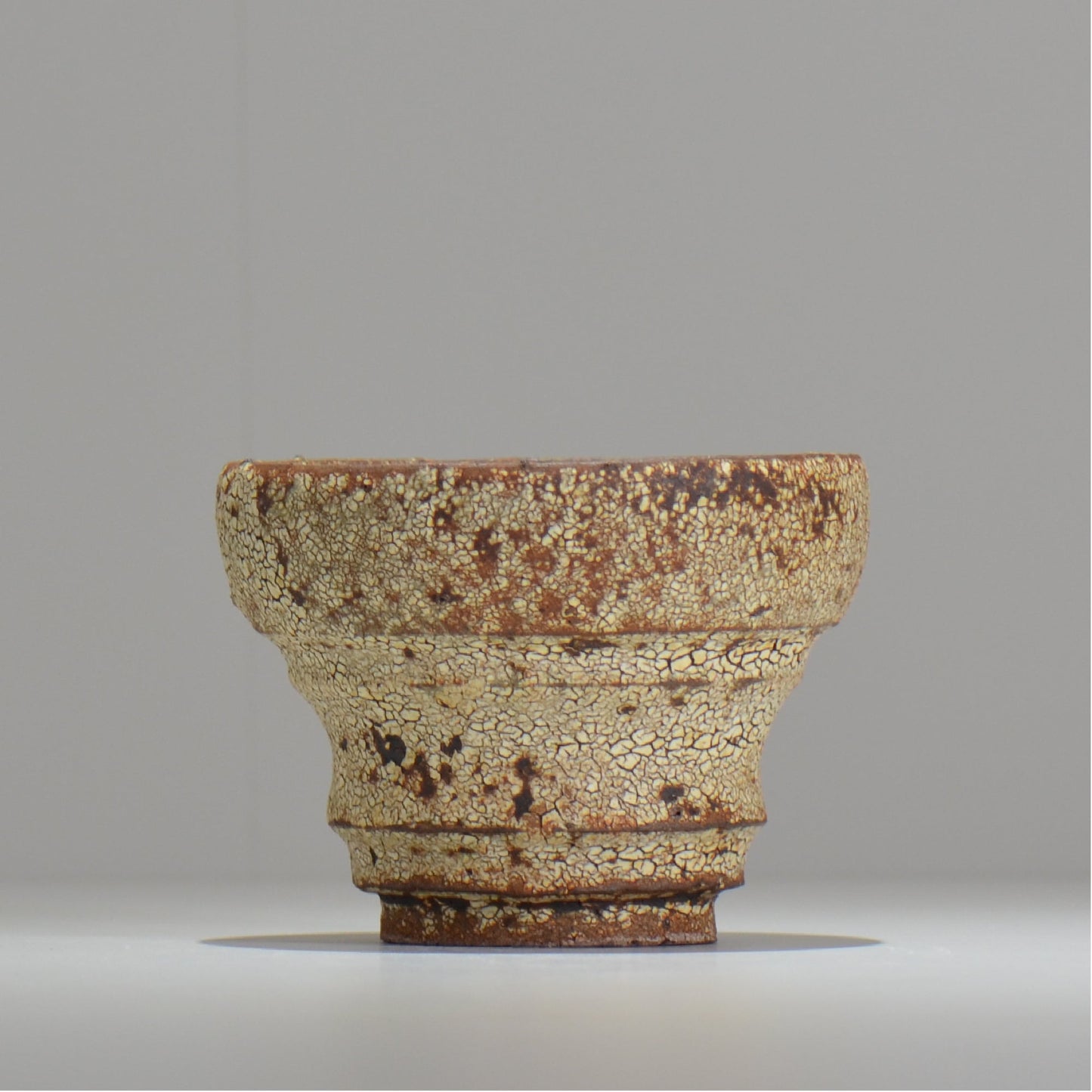 山下太 / ASOBO 罅(ひび)/ 32 / 約 φ12.5cm / 植木鉢