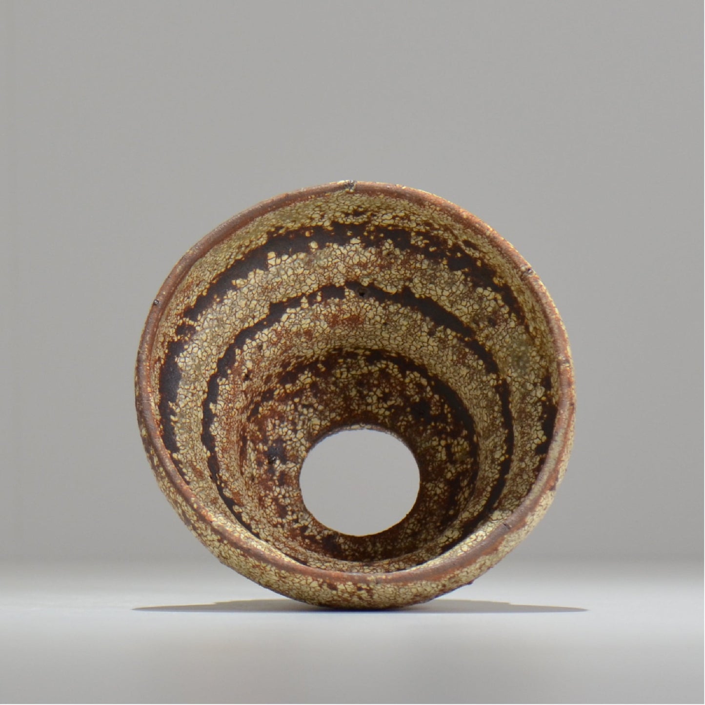 山下太 / ASOBO 罅(ひび)/ 32 / 約 φ12.5cm / 植木鉢