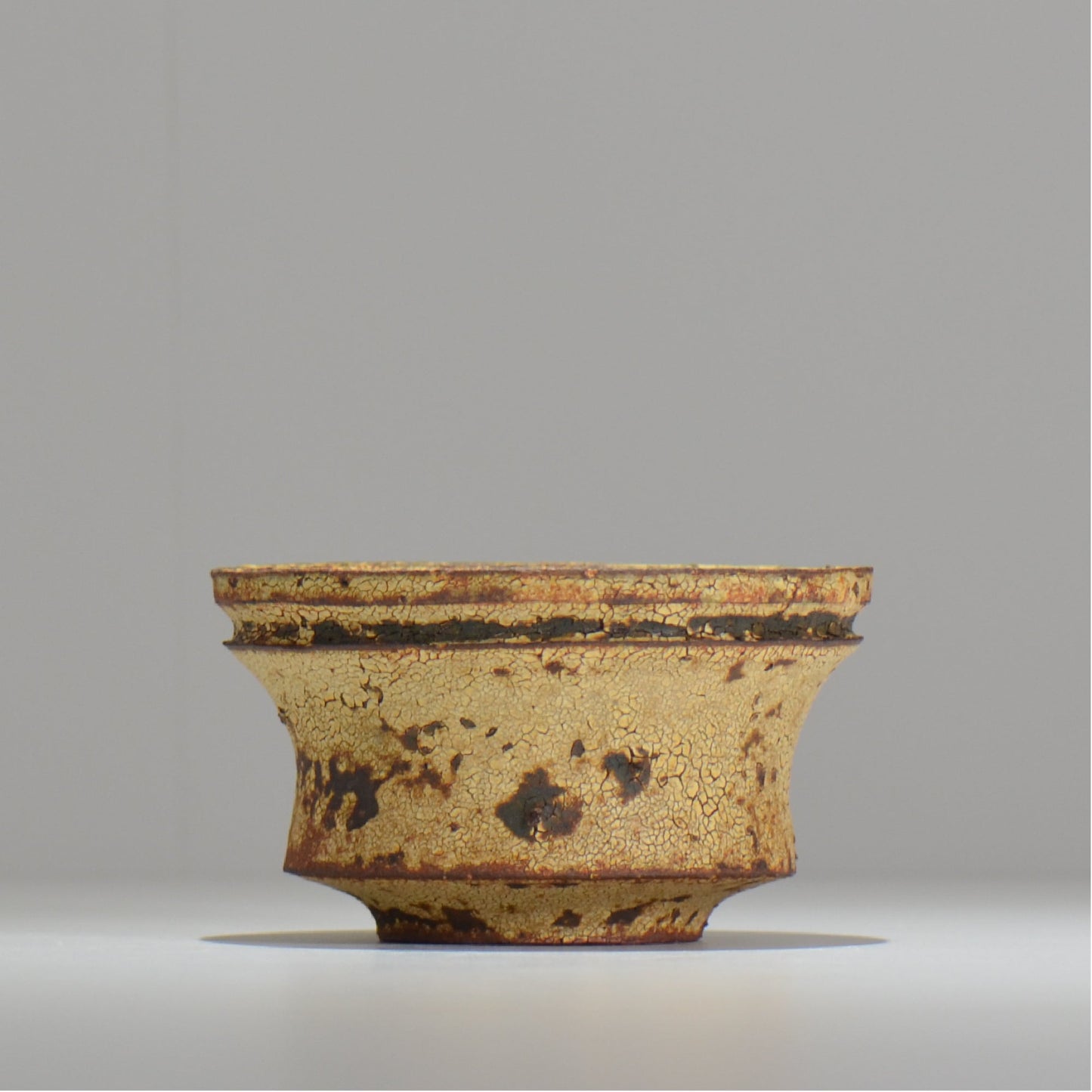山下太 / ASOBO 罅(ひび)/ 33 / 約 φ13.3cm / 植木鉢