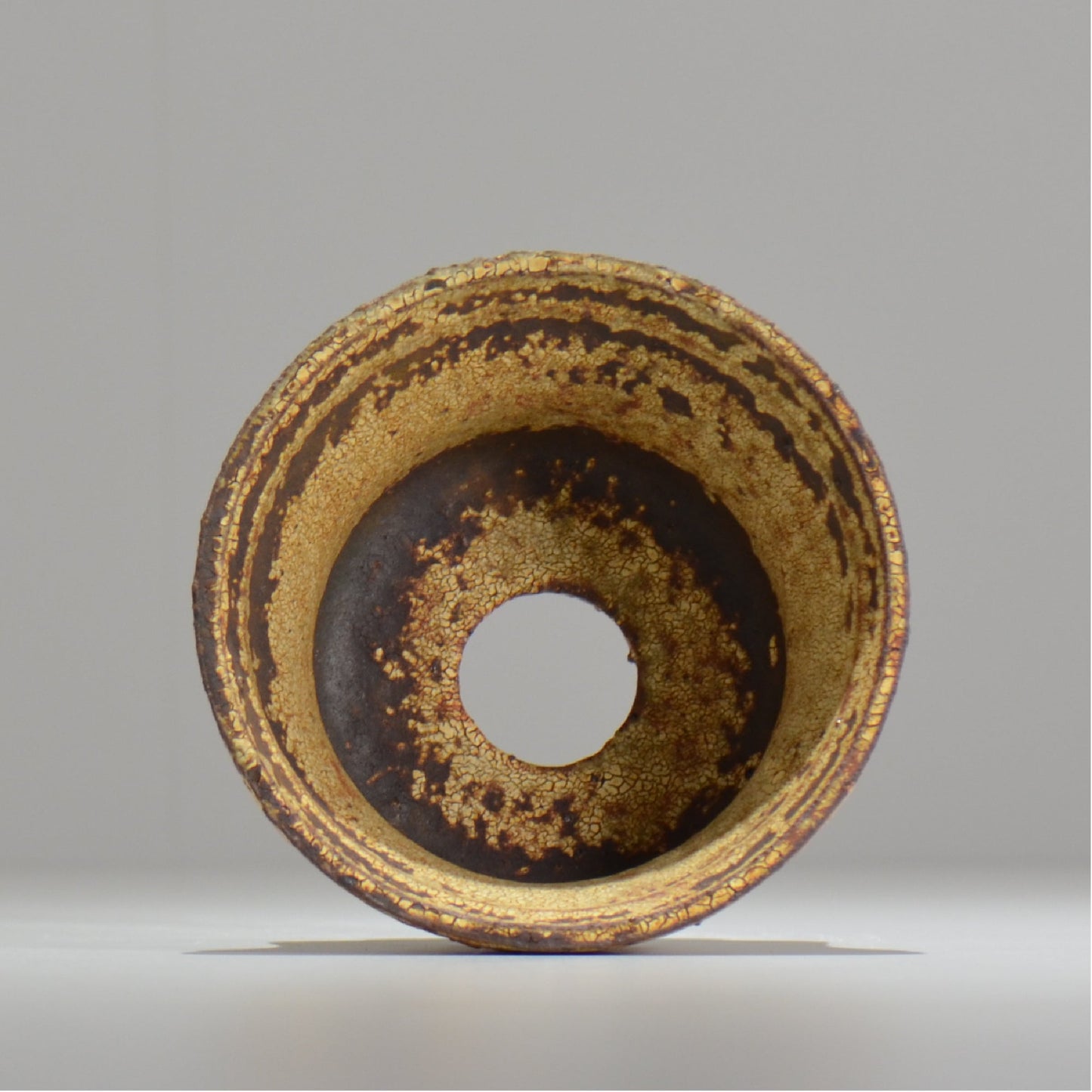 山下太 / ASOBO 罅(ひび)/ 33 / 約 φ13.3cm / 植木鉢
