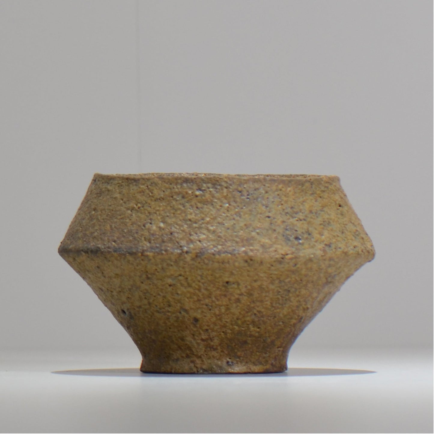 山下太 / ASOBO 罅(ひび)/ 41 / 約 φ11cm / 植木鉢