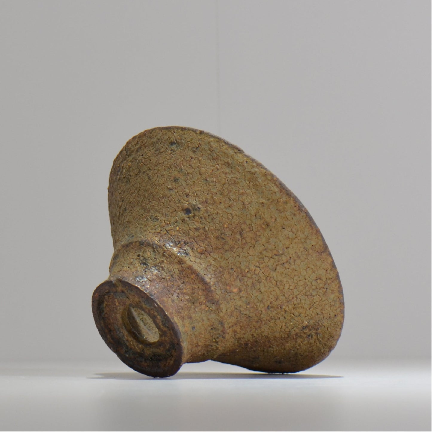 山下太 / ASOBO 罅(ひび)/ 42 / 約 φ17cm / 植木鉢