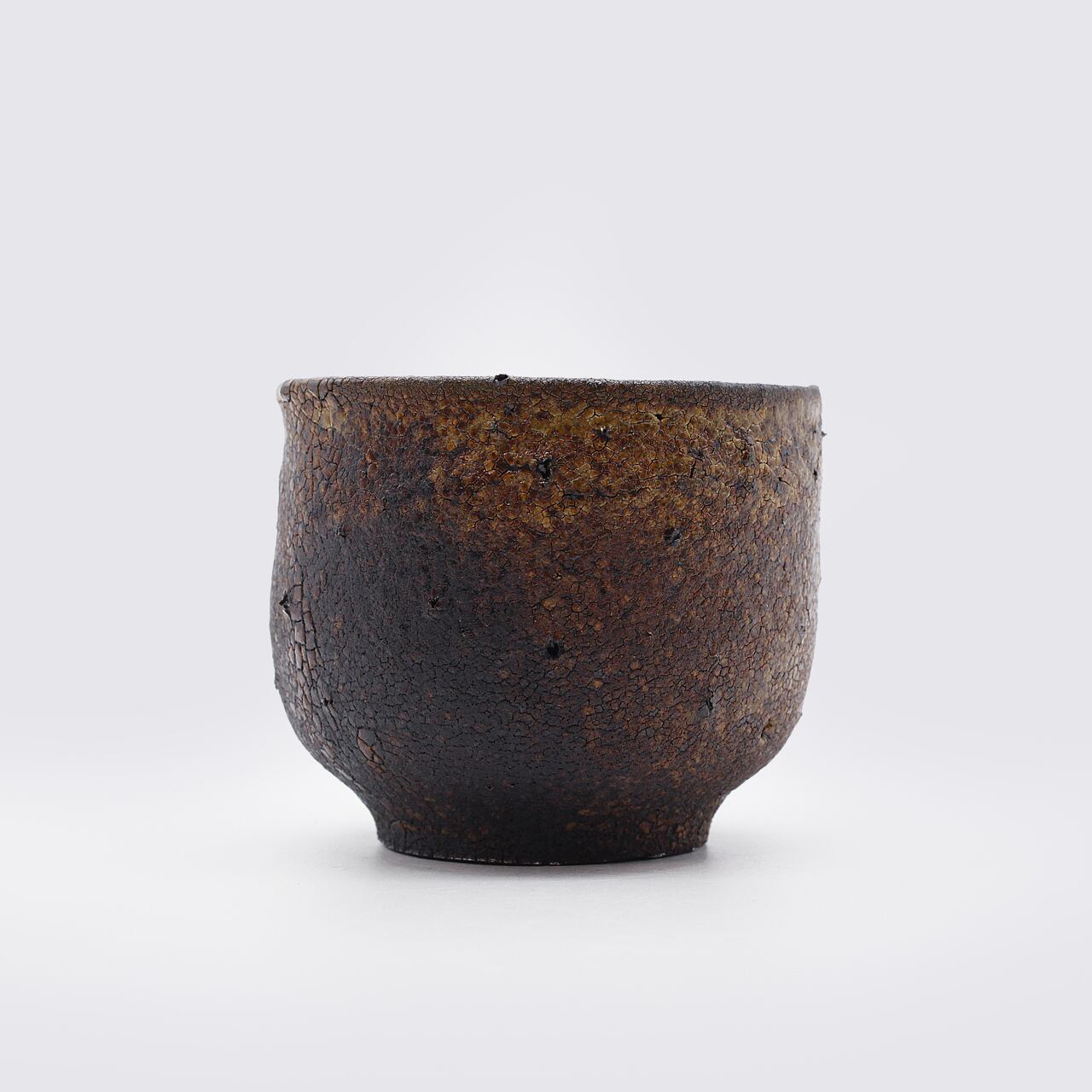 Futoshi selling Yamashita Volcanic Pottery Plant Pot