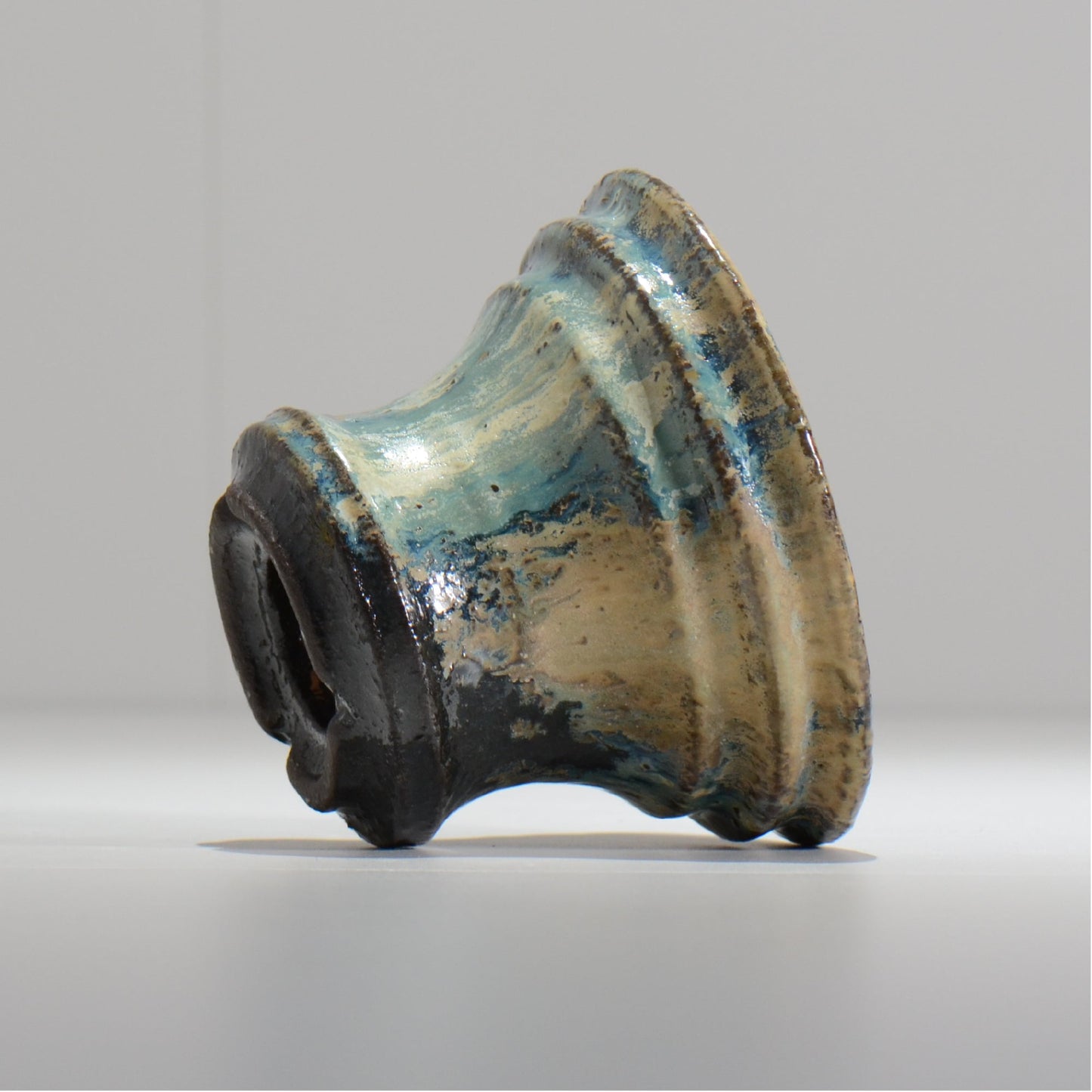 ヒノモトナツミ / 縁-ふち- / cone2_10 / 約 φ12.5cm / 植木鉢