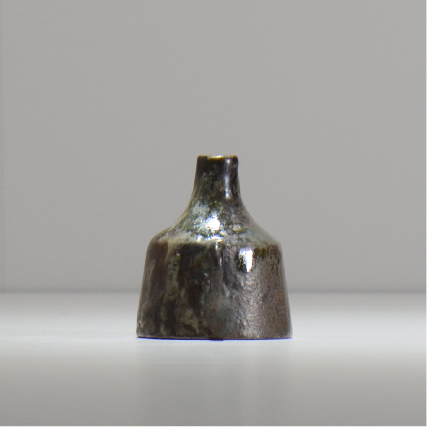 ヒノモトナツミ / 縁-ふち- /cone_ichi02_xs_/ 約φ6.3cm / 植木鉢