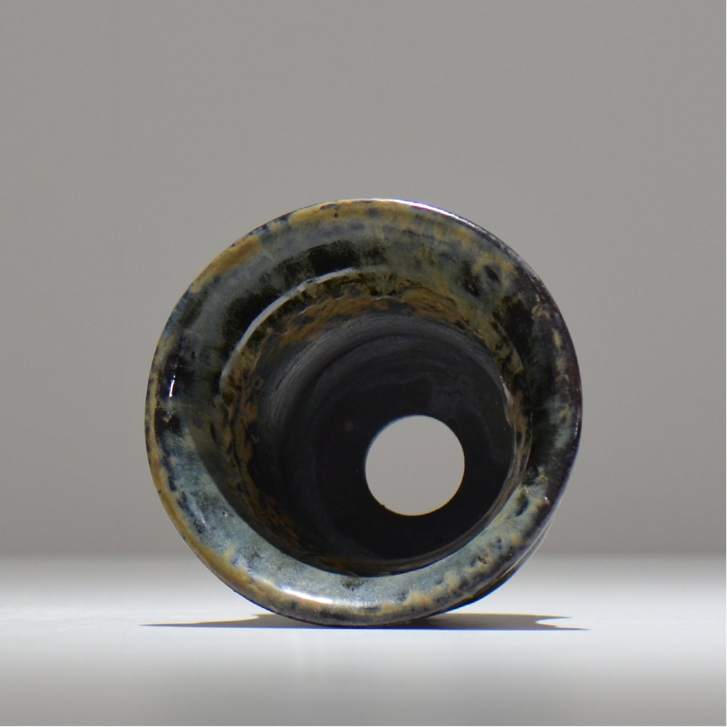 ヒノモトナツミ / 鈍-にび- / hn01_32nibi_m / 約 φ12.3cm / 植木鉢