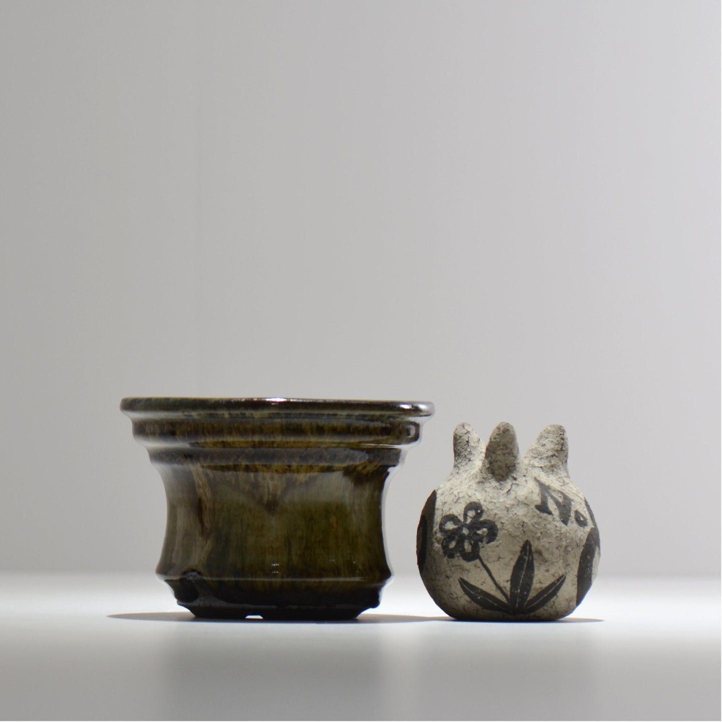 ヒノモトナツミ / 鈍-にび- / hn02_nb11_m / 約φ13cm / 植木鉢