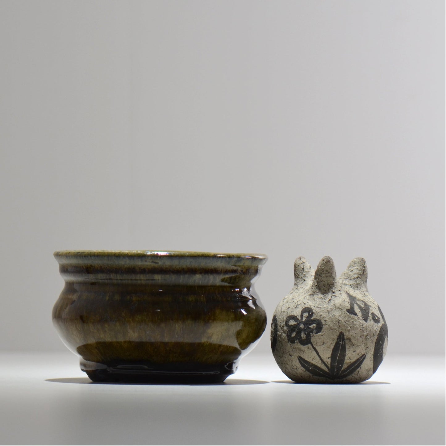 ヒノモトナツミ / 鈍-にび- / hn02_nb16_m / 約φ14cm / 植木鉢