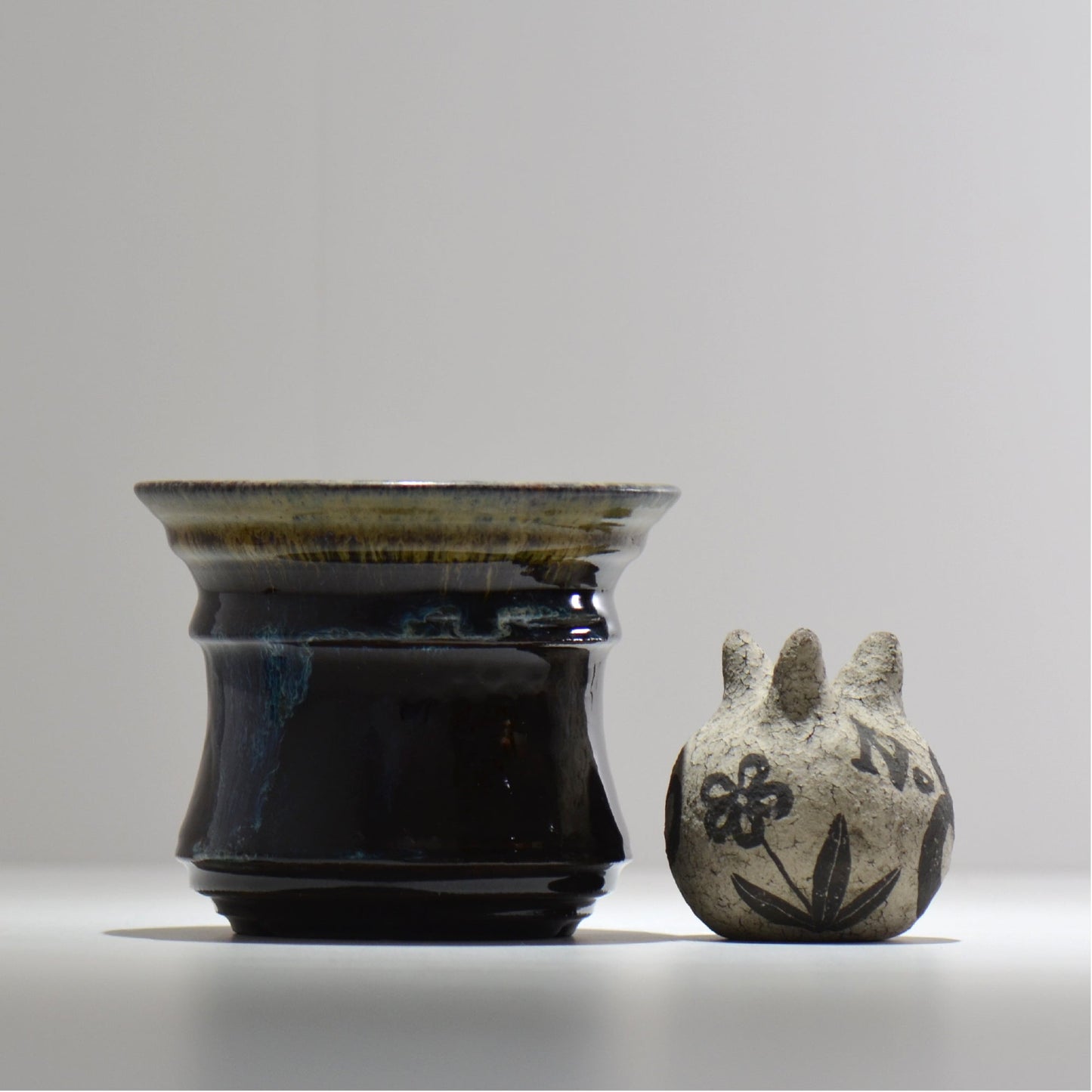ヒノモトナツミ / 鈍-にび- / hn02_nb21_m / 約φ14.5cm / 植木鉢