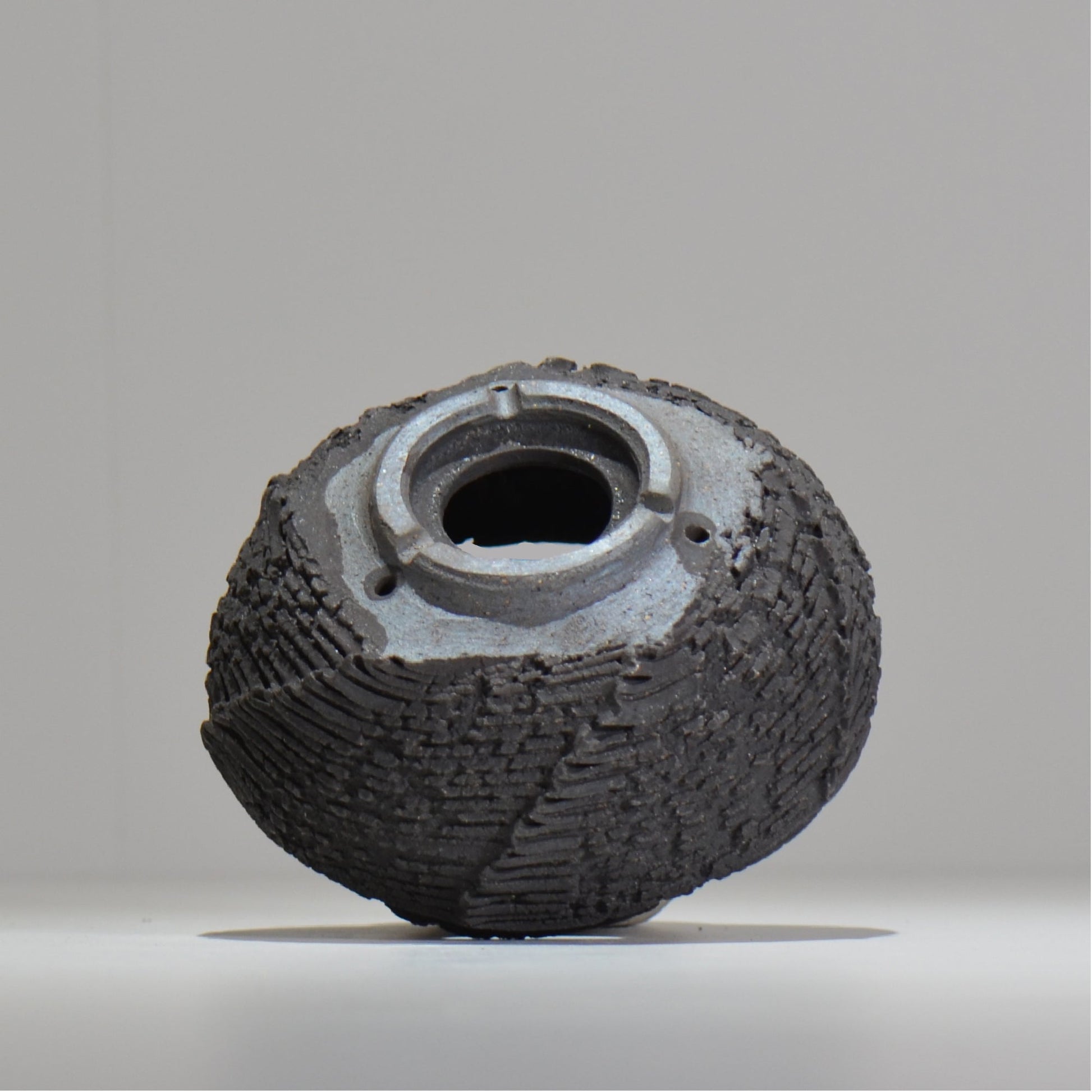 菊地元野 / DANSOU GLOSS ブラック / kg_db27_m /  約φ12.5cm / 植木鉢