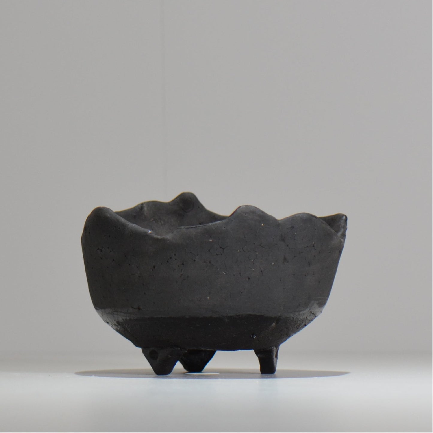 川合牧人 / UROKO POT BLACK / km_urkb01_m / 約φ13cm / 植木鉢